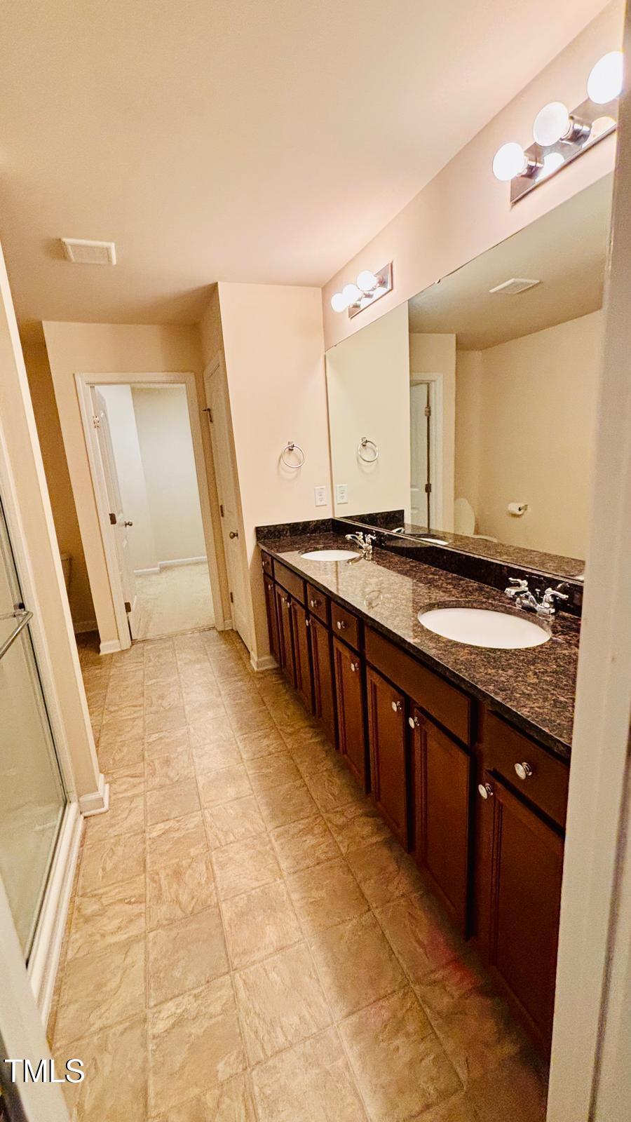 522 Denhoff Drive Property Photo 13