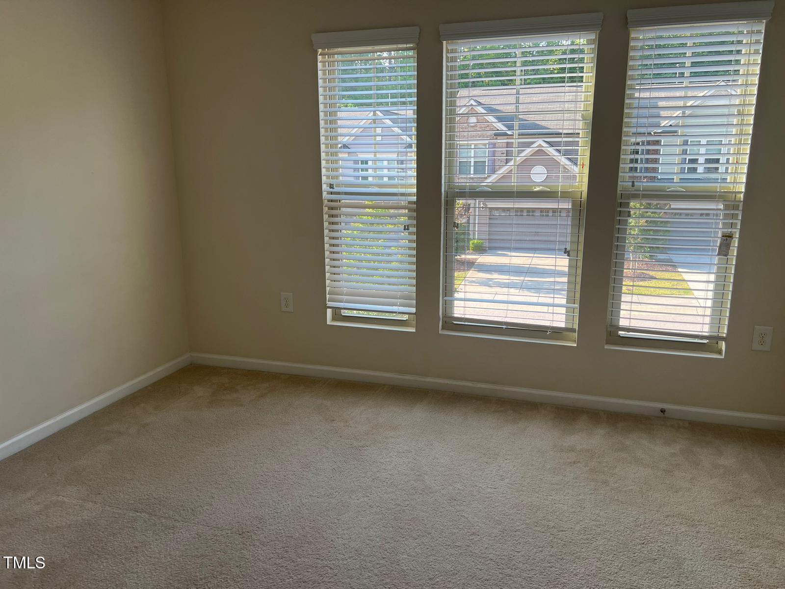 522 Denhoff Drive Property Photo 15