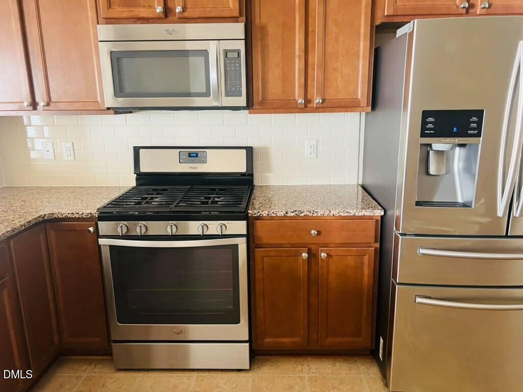 522 Denhoff Drive Property Photo 15