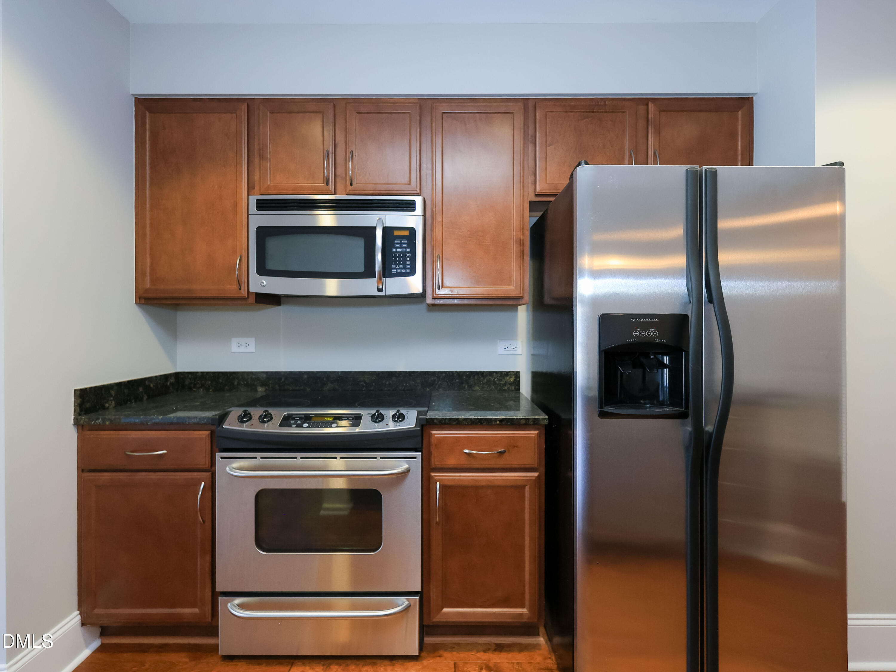 222 Glenwood Avenue 410 Property Photo 4