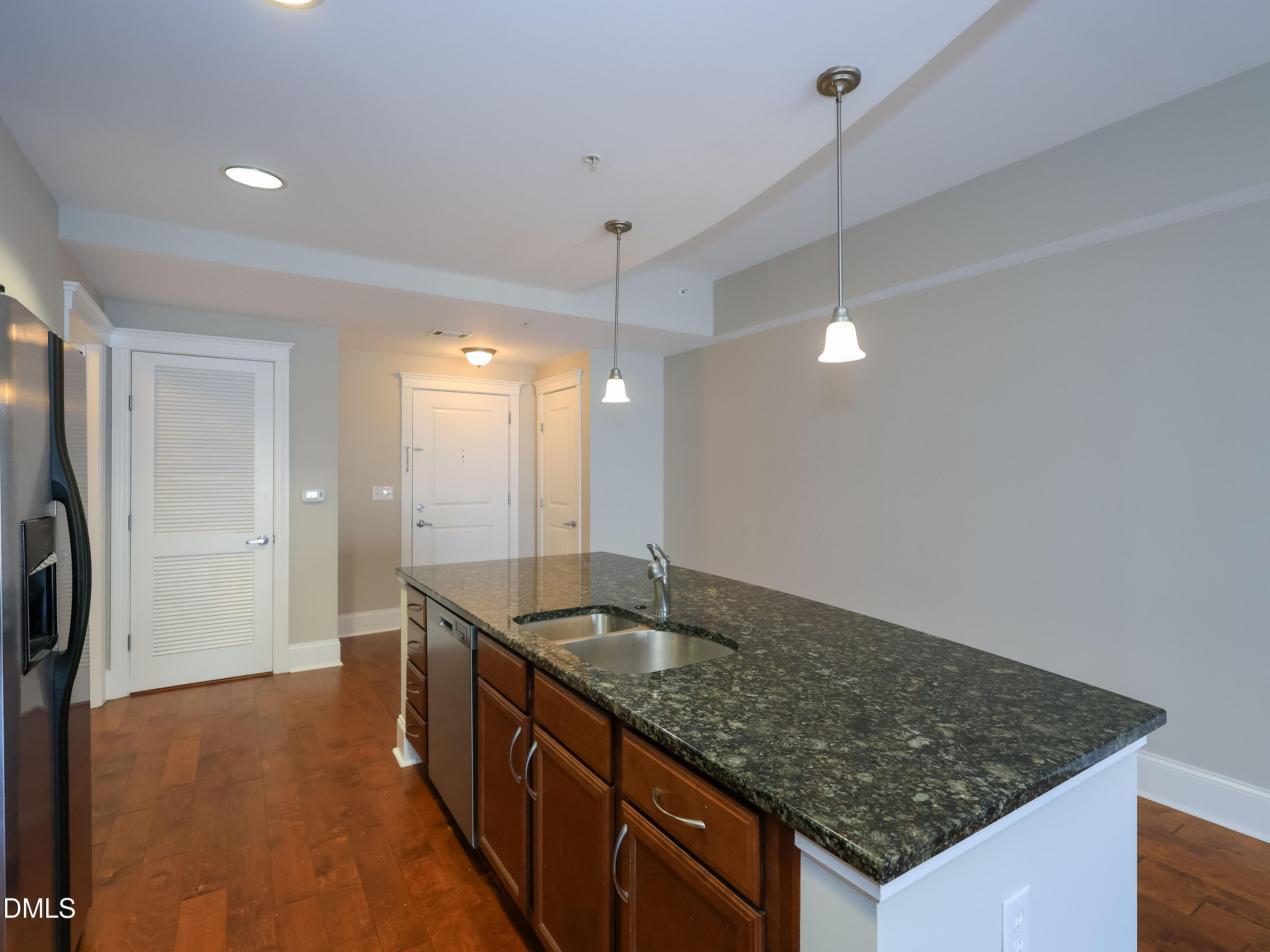 222 Glenwood Avenue 410 Property Photo 8