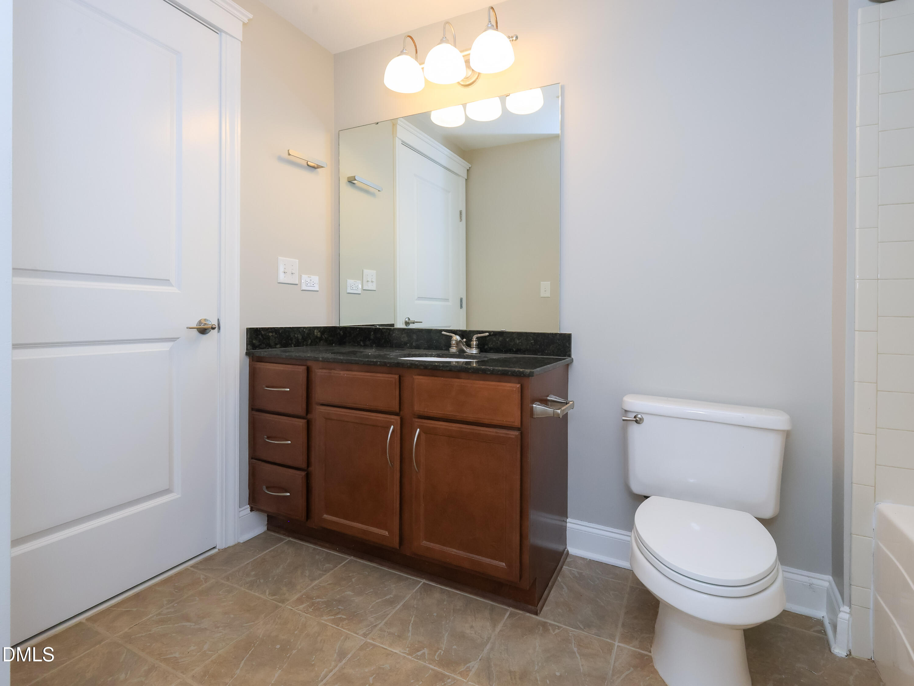 222 Glenwood Avenue 410 Property Photo 17