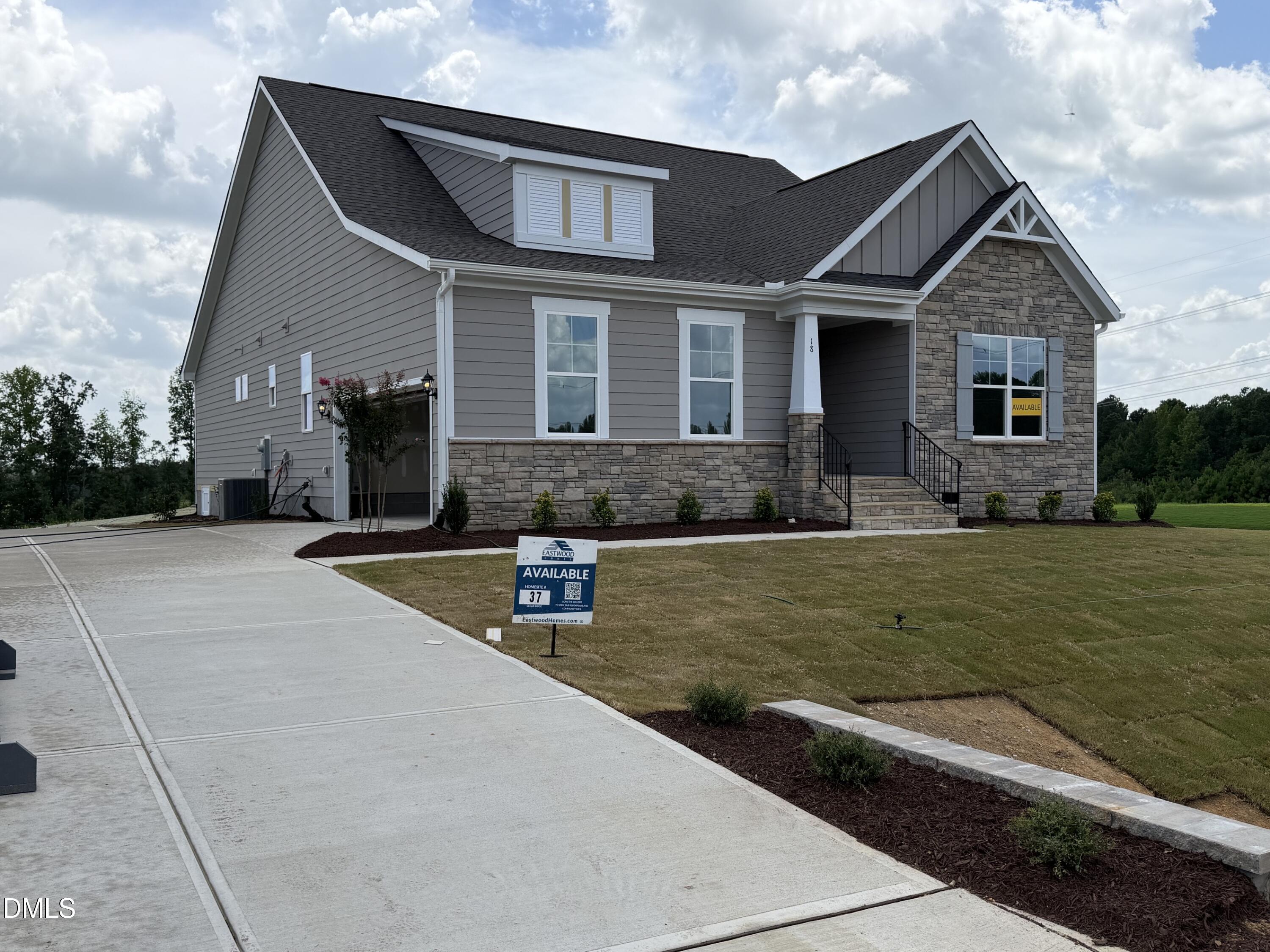 18 Rustic Woods Court Property Photo 2