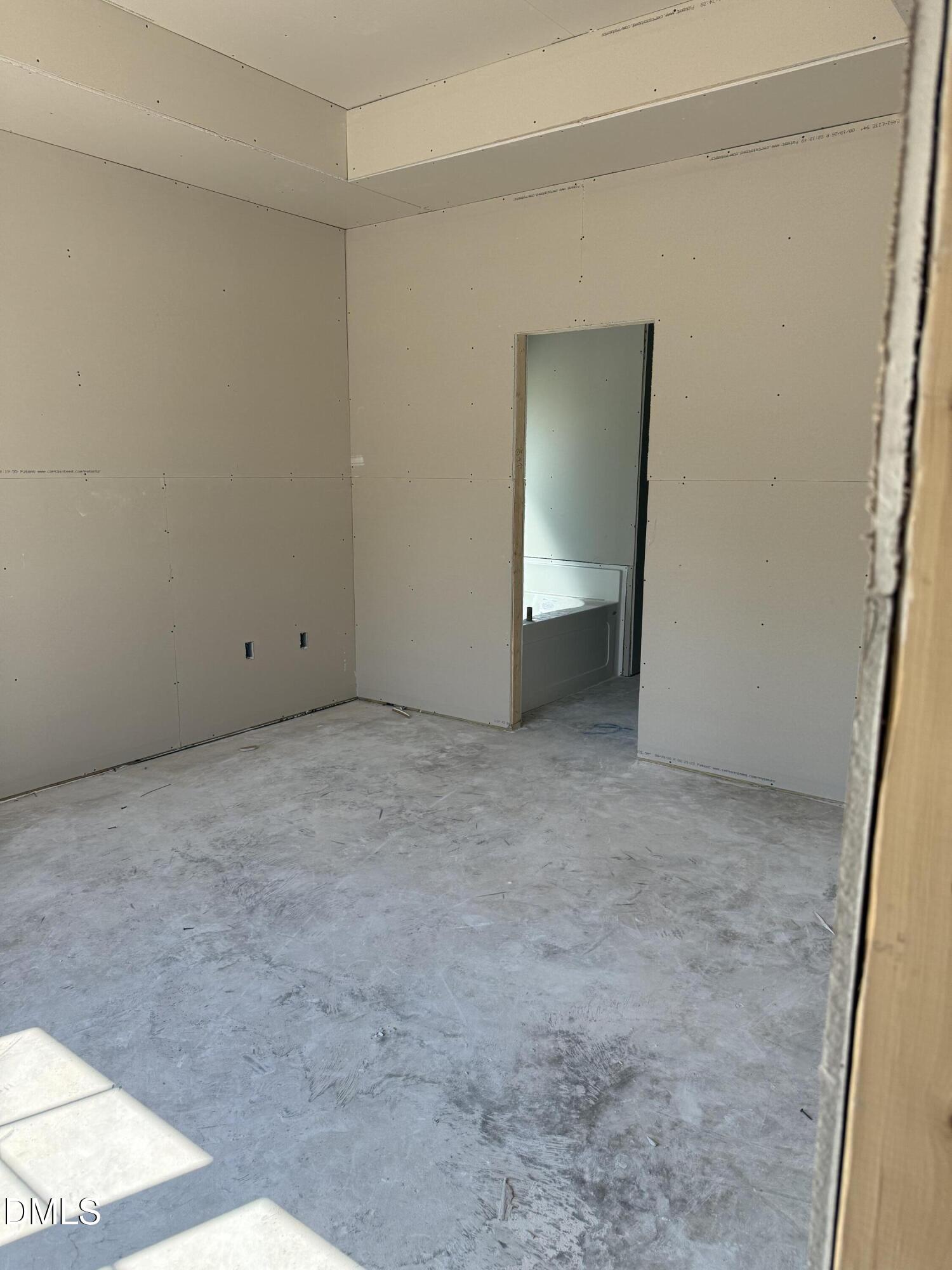 425 W 2nd Street Property Photo 8