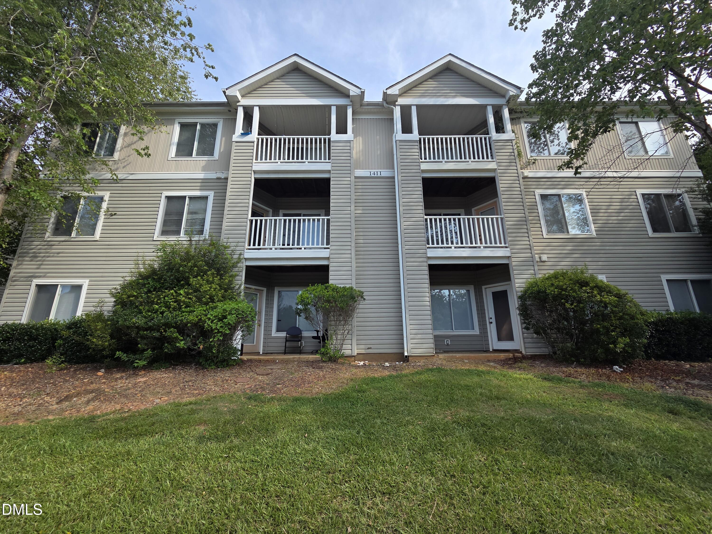 1411 Collegiate 204 Property Photo 1