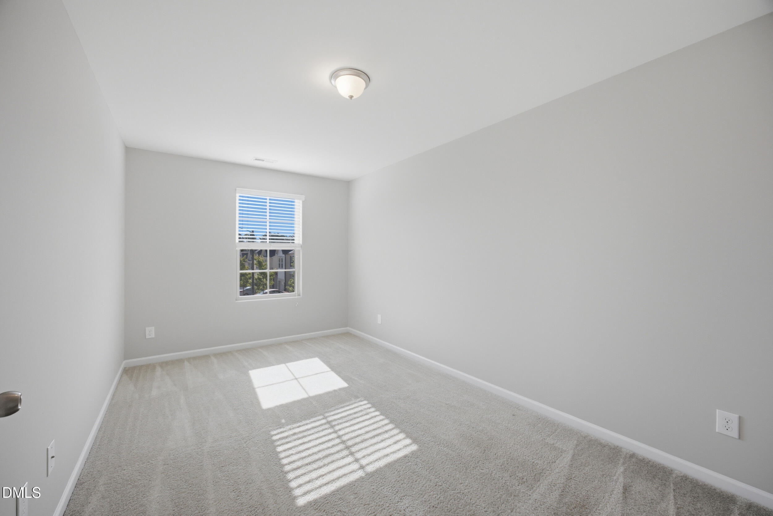 318 Irving Way Property Photo 14