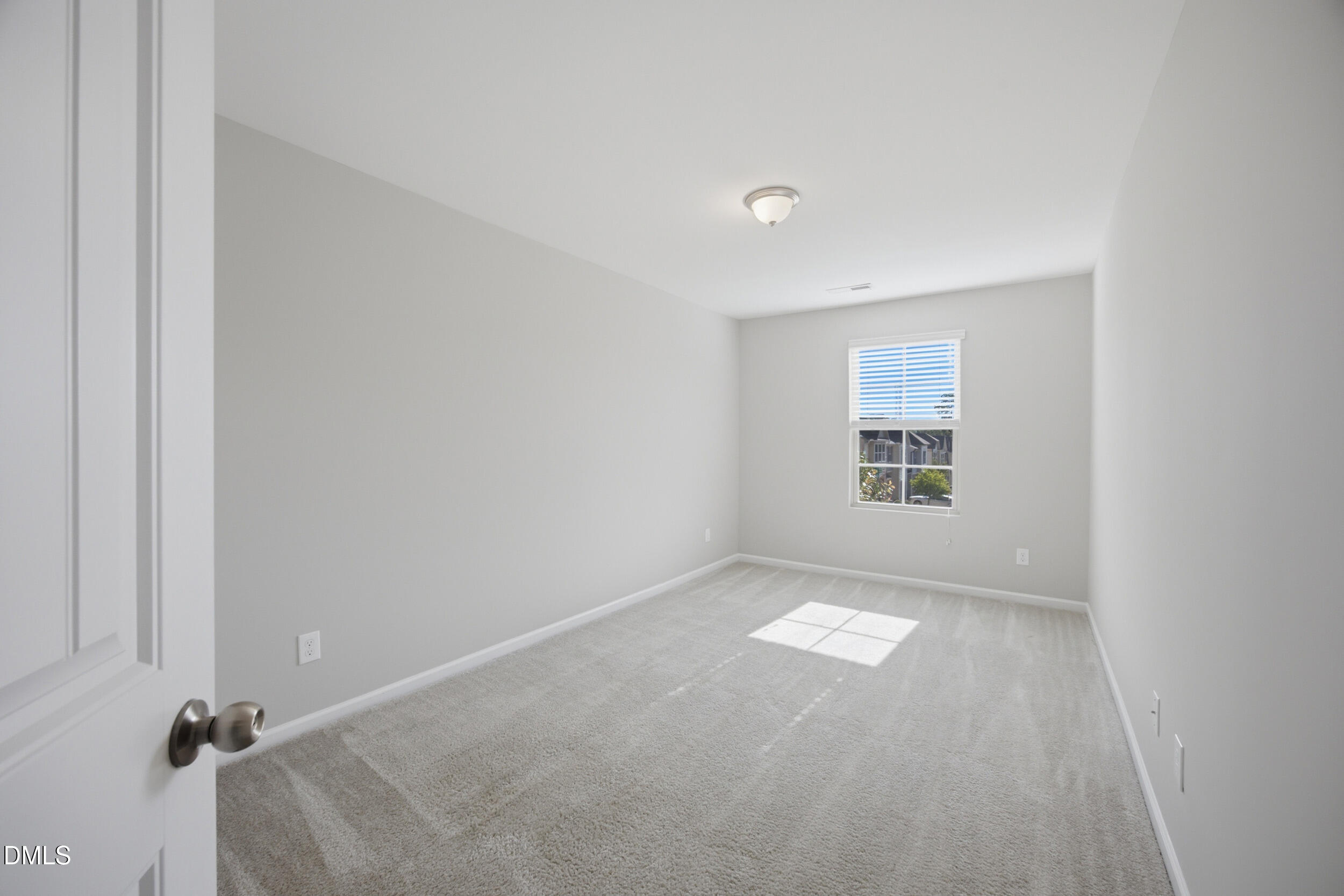 318 Irving Way Property Photo 16