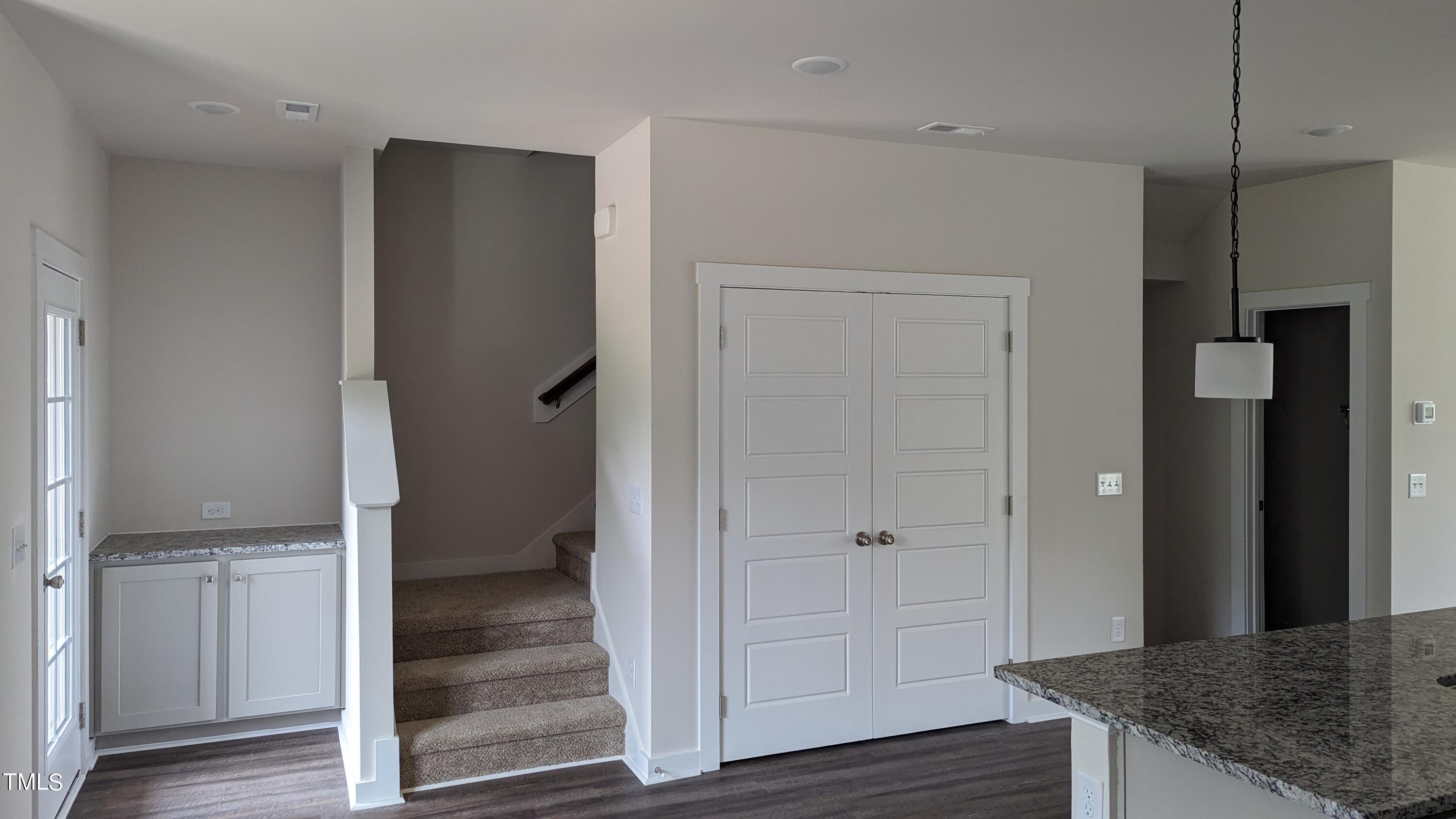 802 Laurel Gate Drive Property Photo 8