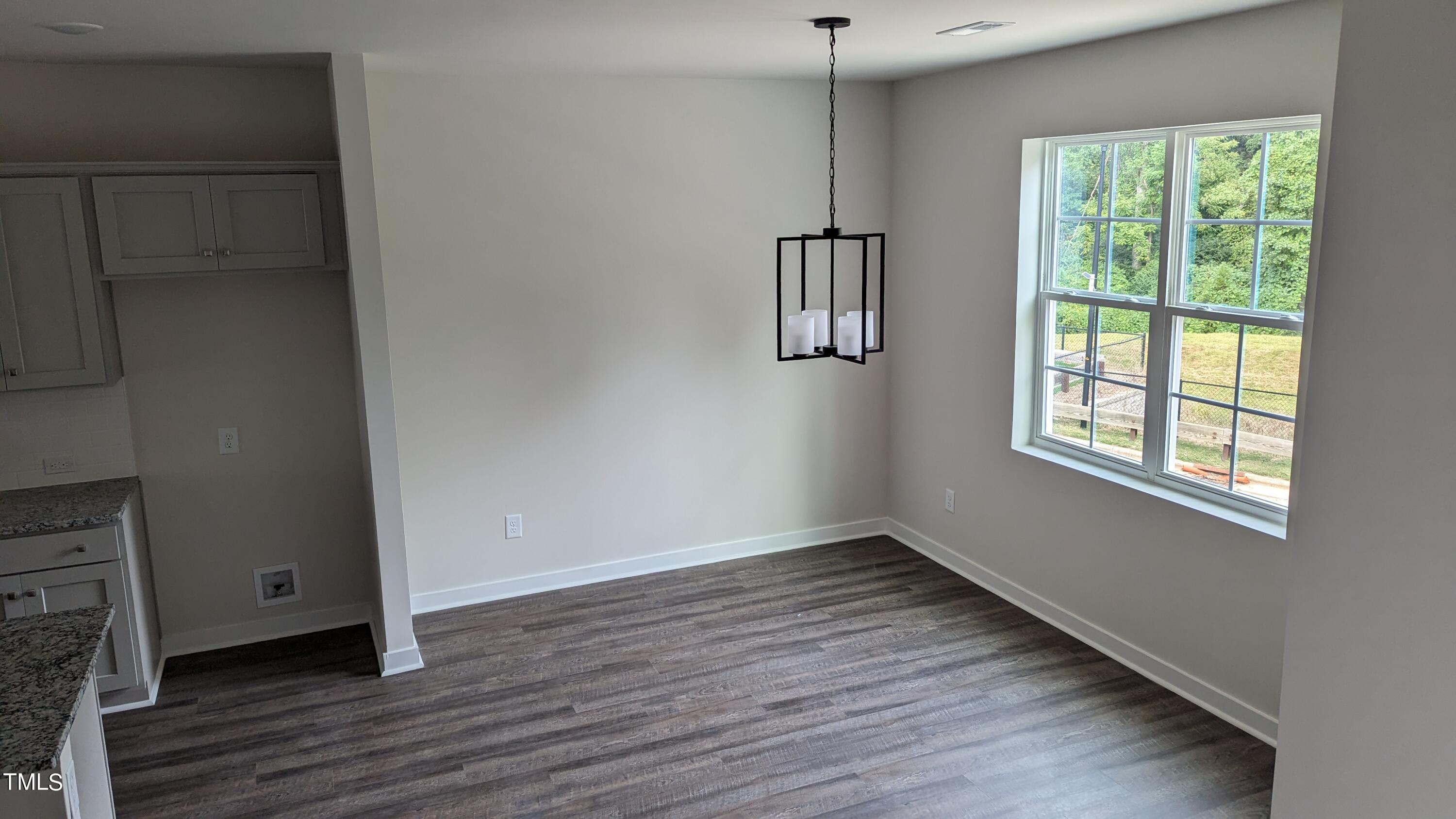 802 Laurel Gate Drive Property Photo 9