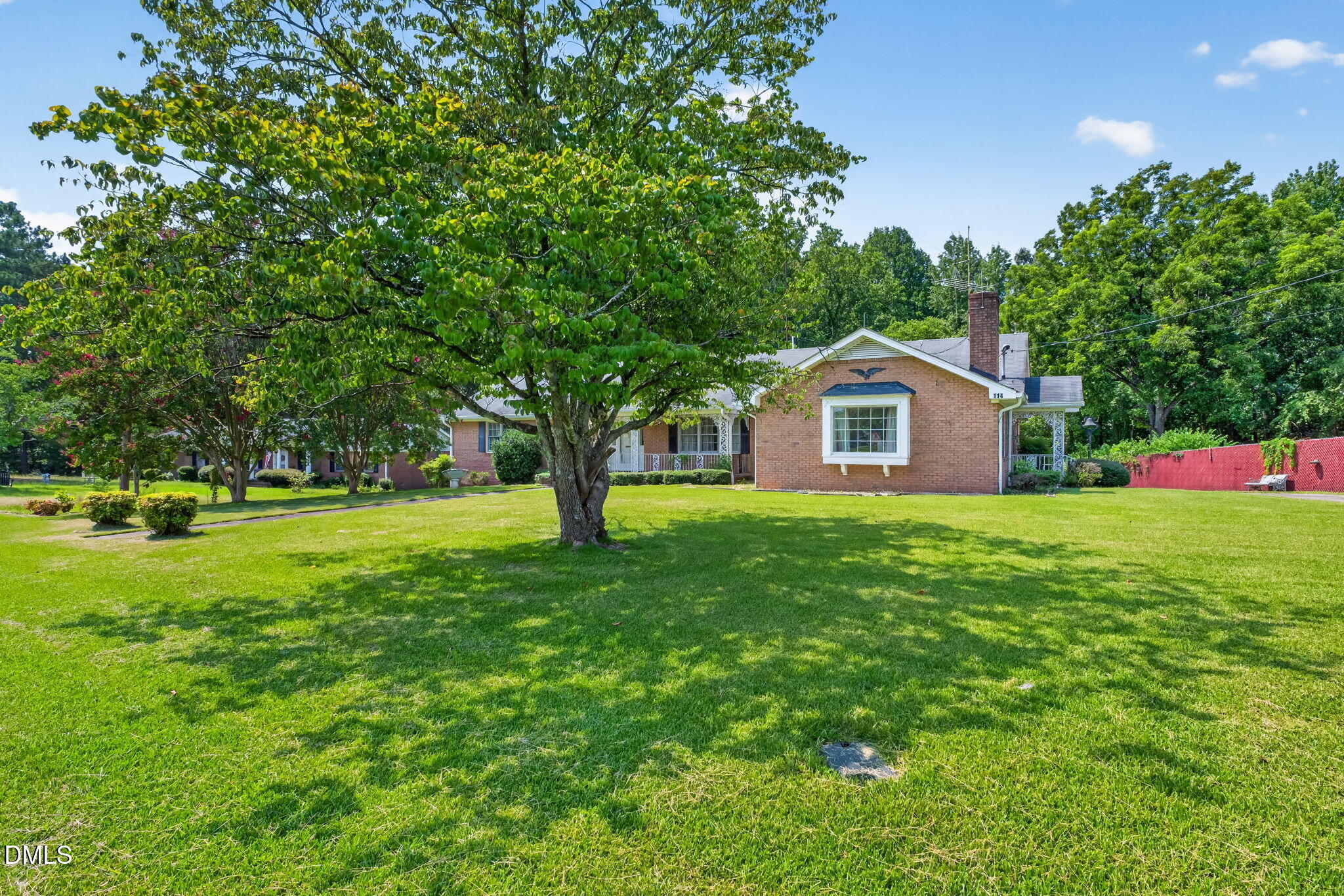 114 Castle Circle Property Photo 2