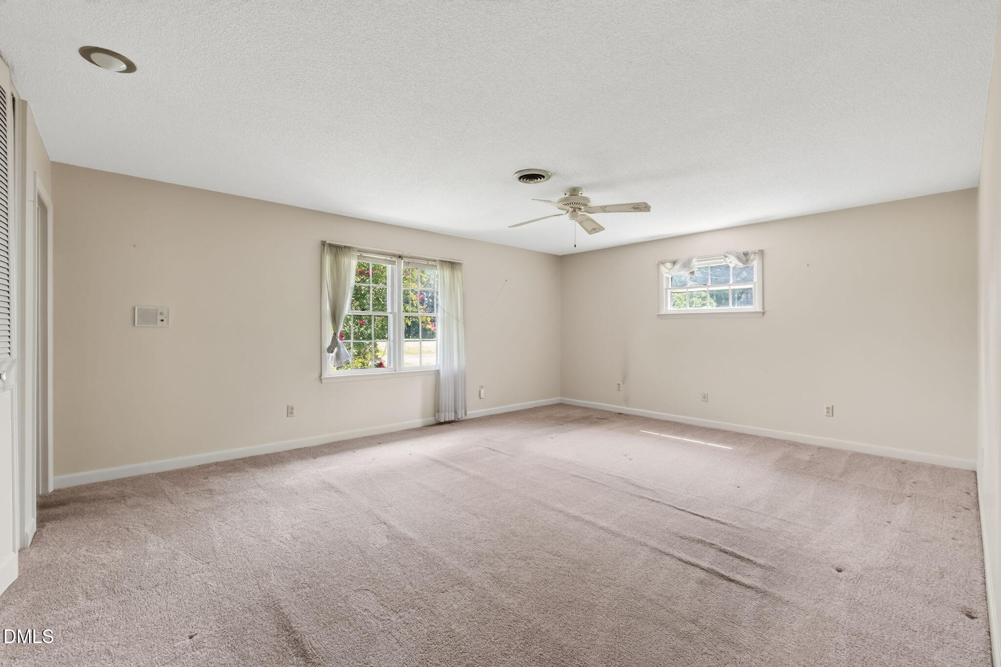 114 Castle Circle Property Photo 23