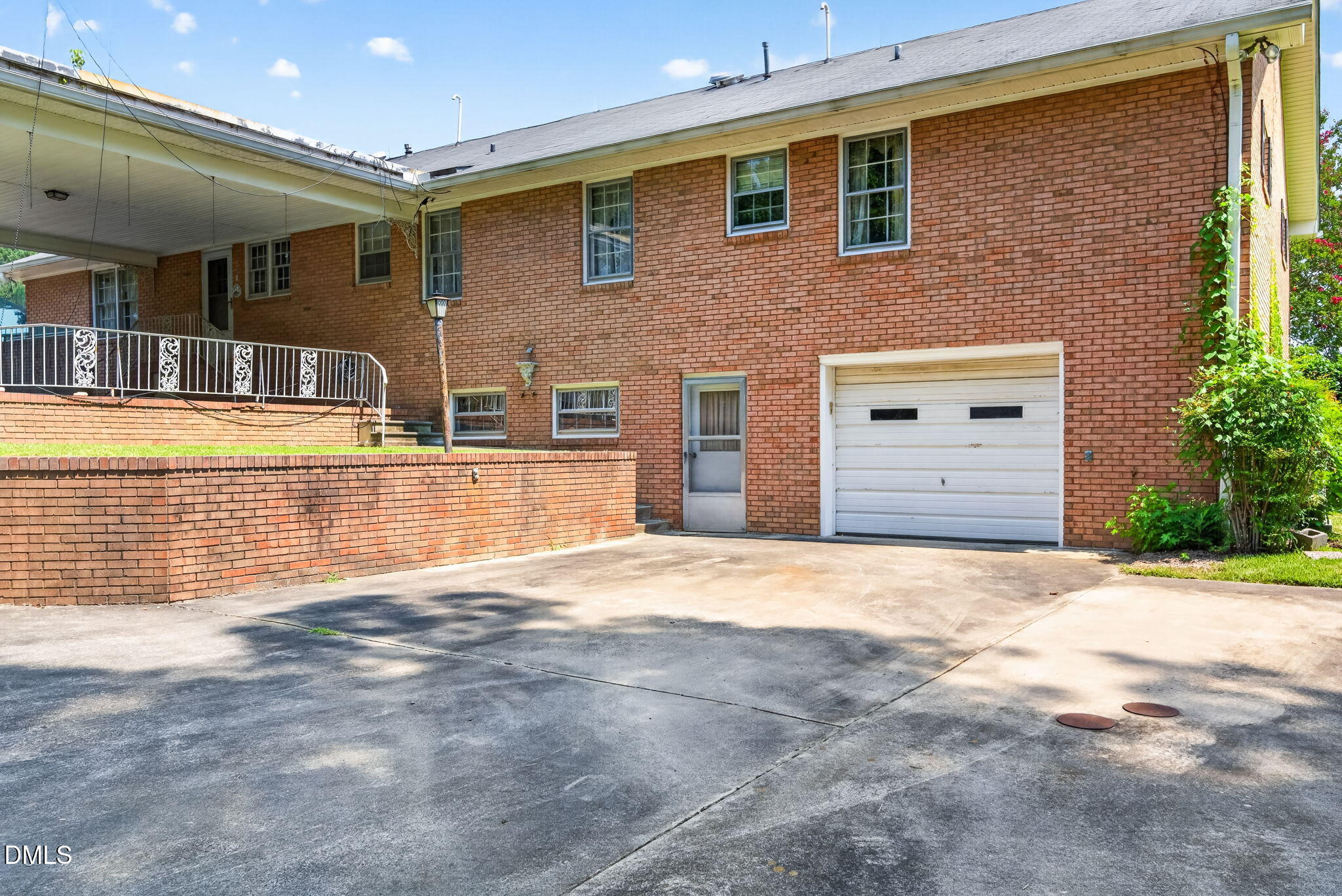 114 Castle Circle Property Photo 37