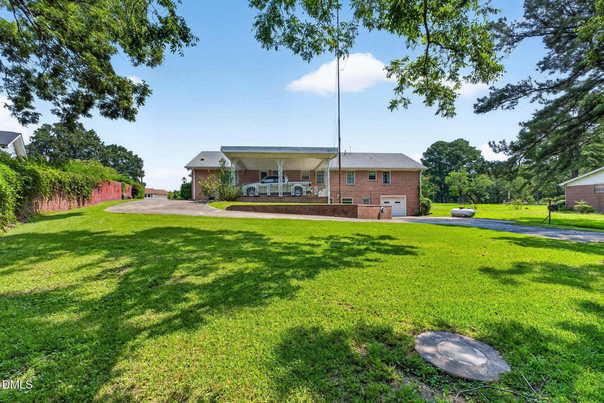 114 Castle Circle Property Photo 38
