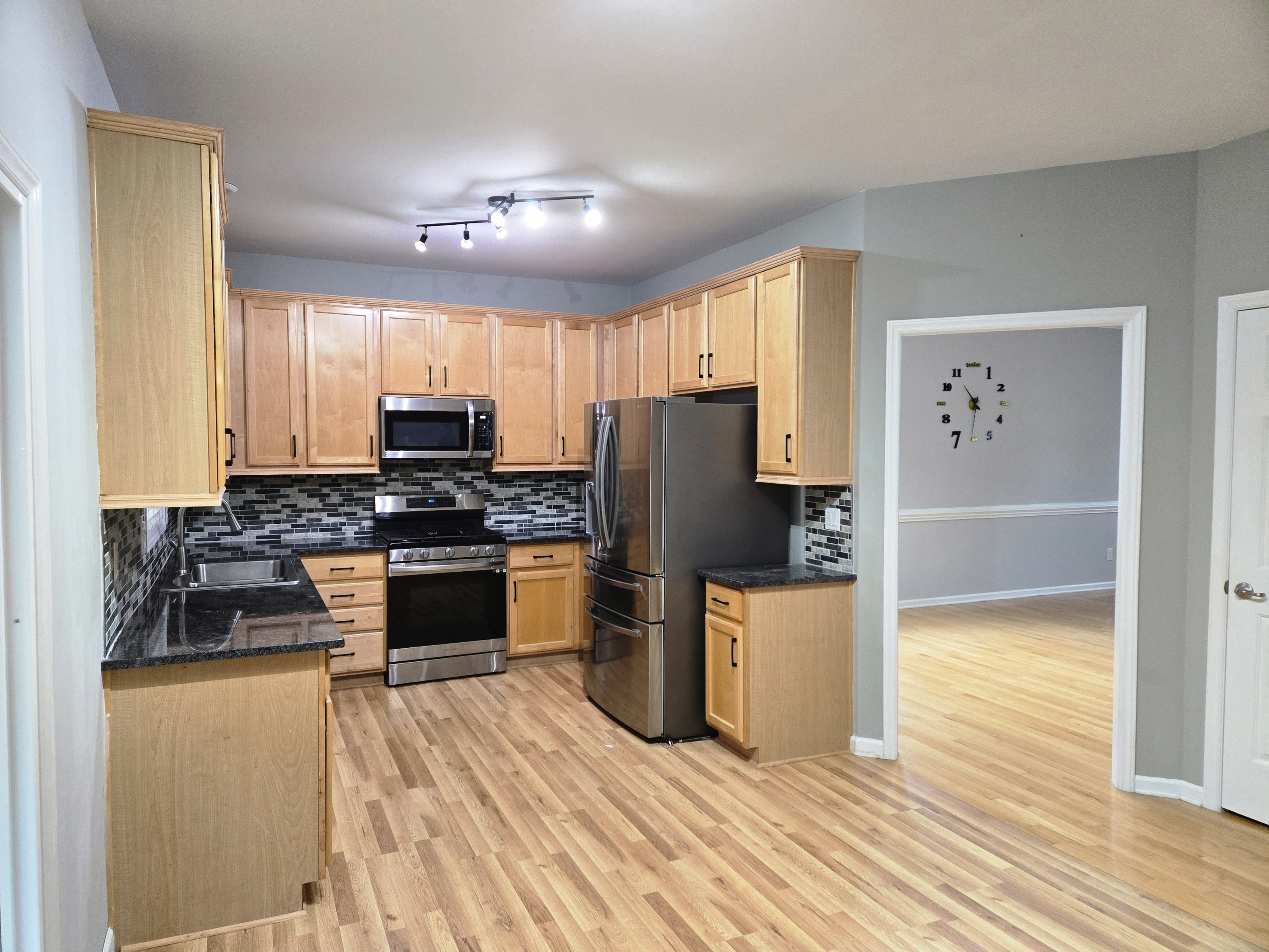 2447 Stately Oaks Drive Property Photo 15