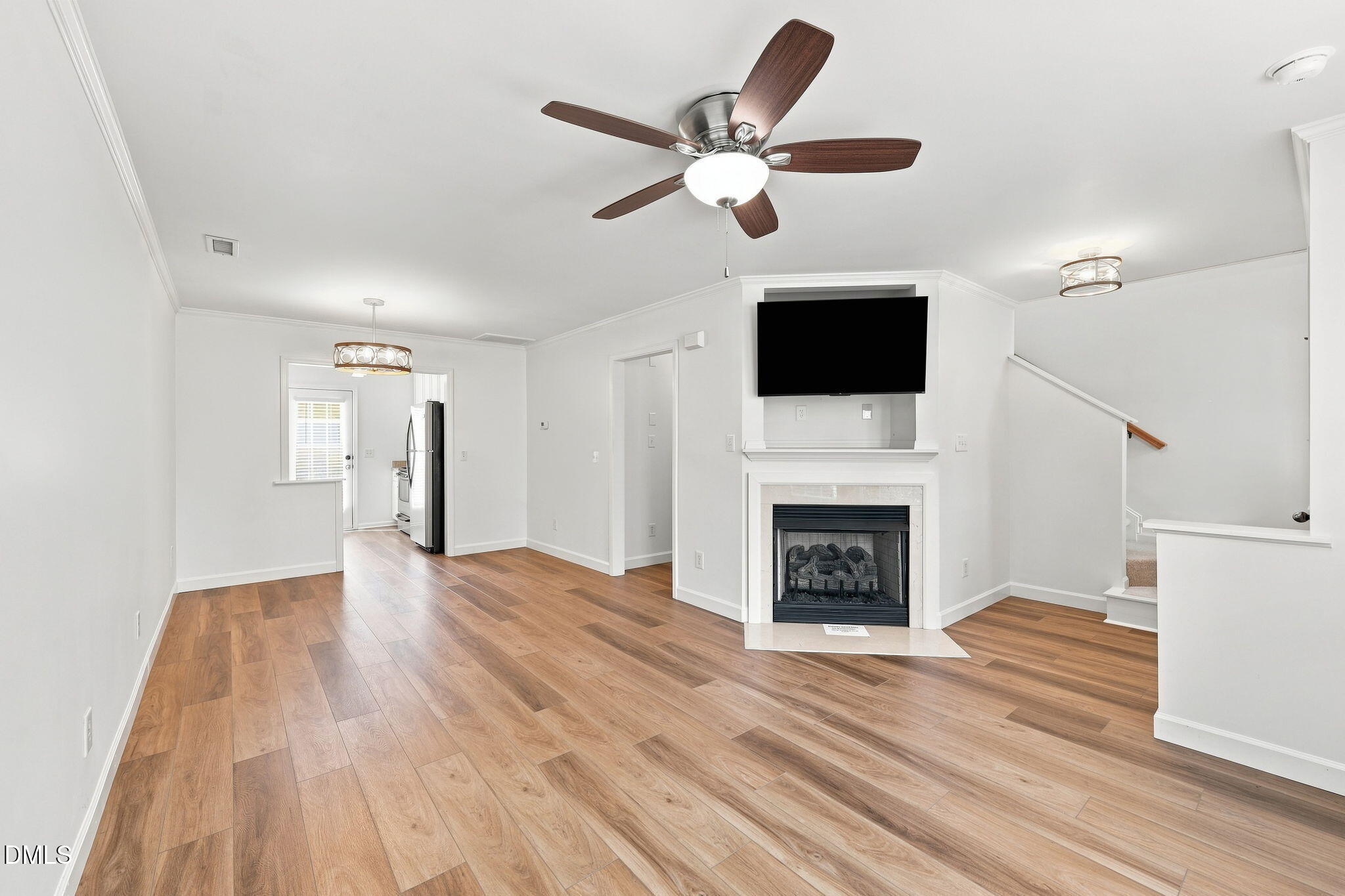 9904 Cleaver Court Property Photo 7