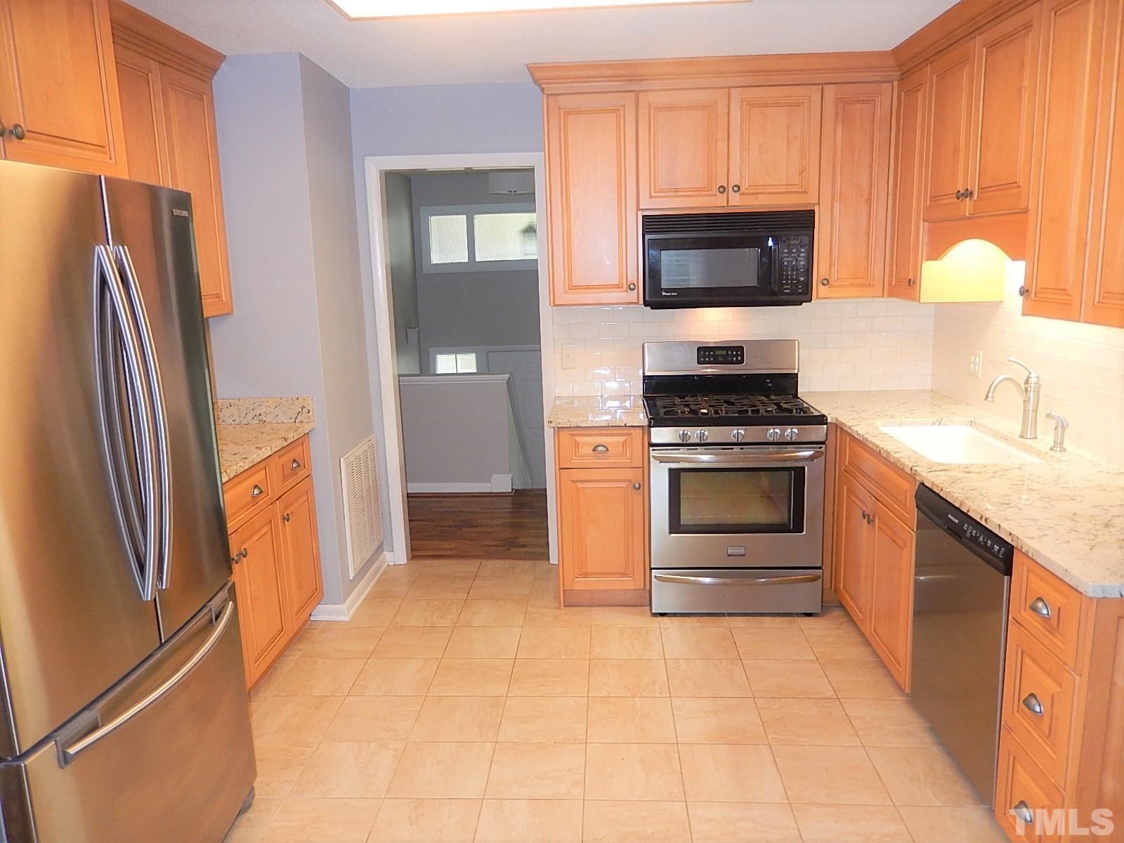 6704 Winding Trail Property Photo 10