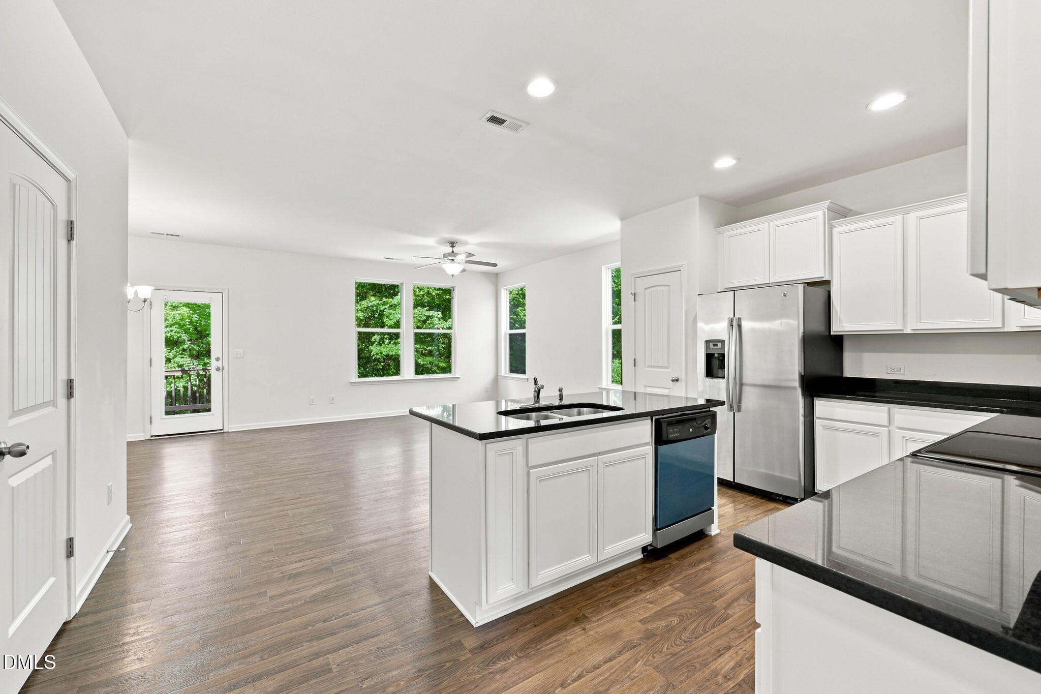 125 Hill Shore Lane Property Photo 3