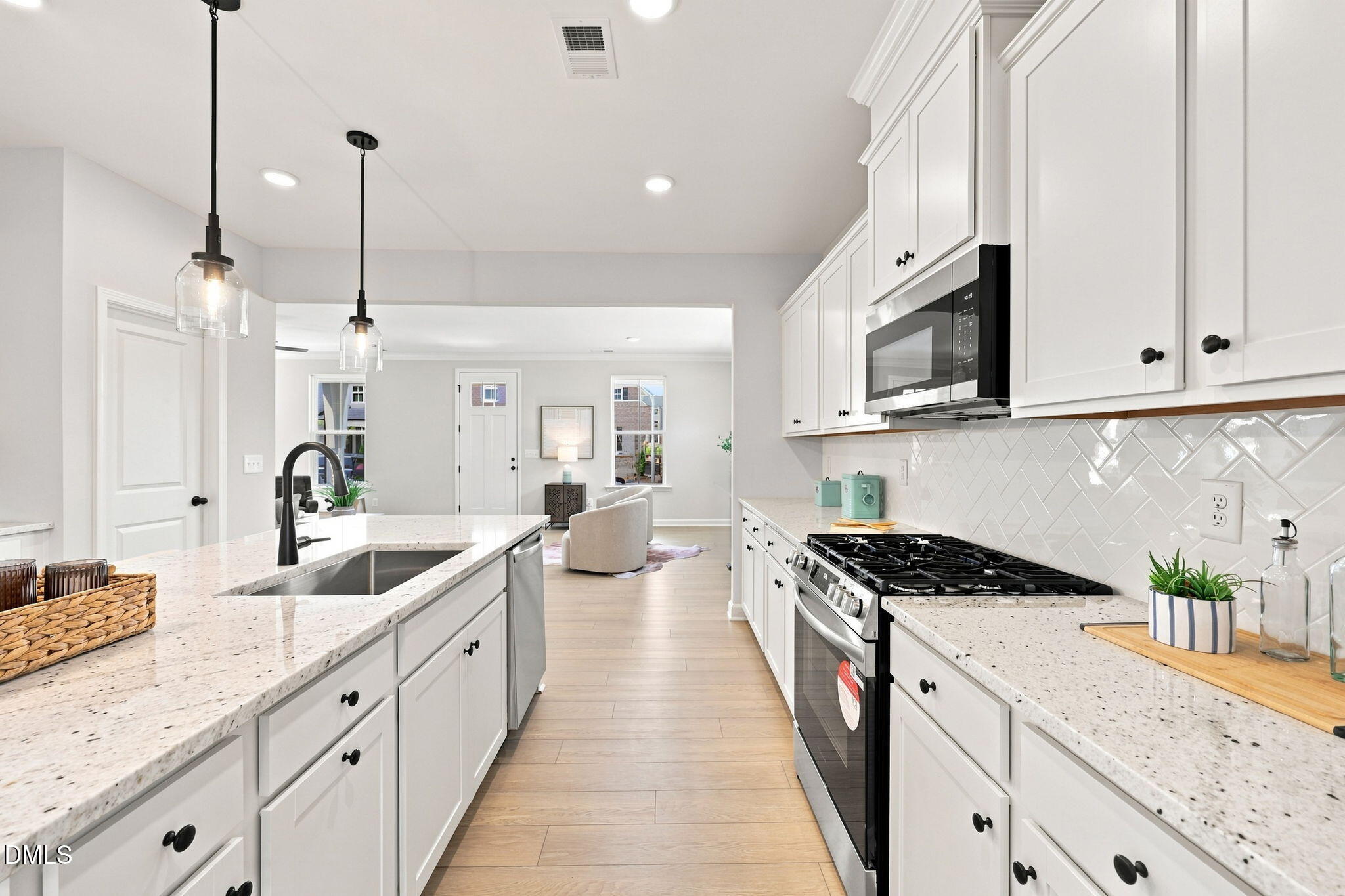 808 Carpet Grass Avenue Property Photo 7