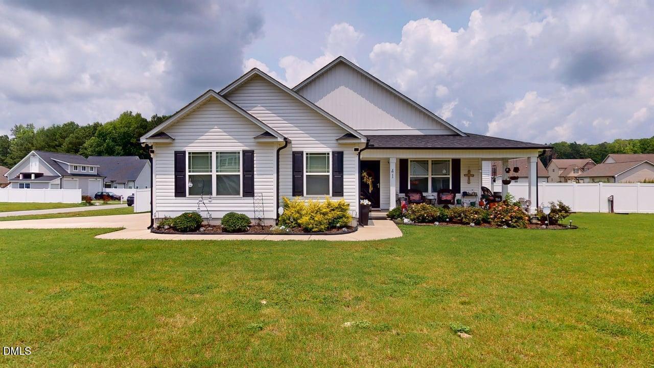 41 River Banks Drive Property Photo 2