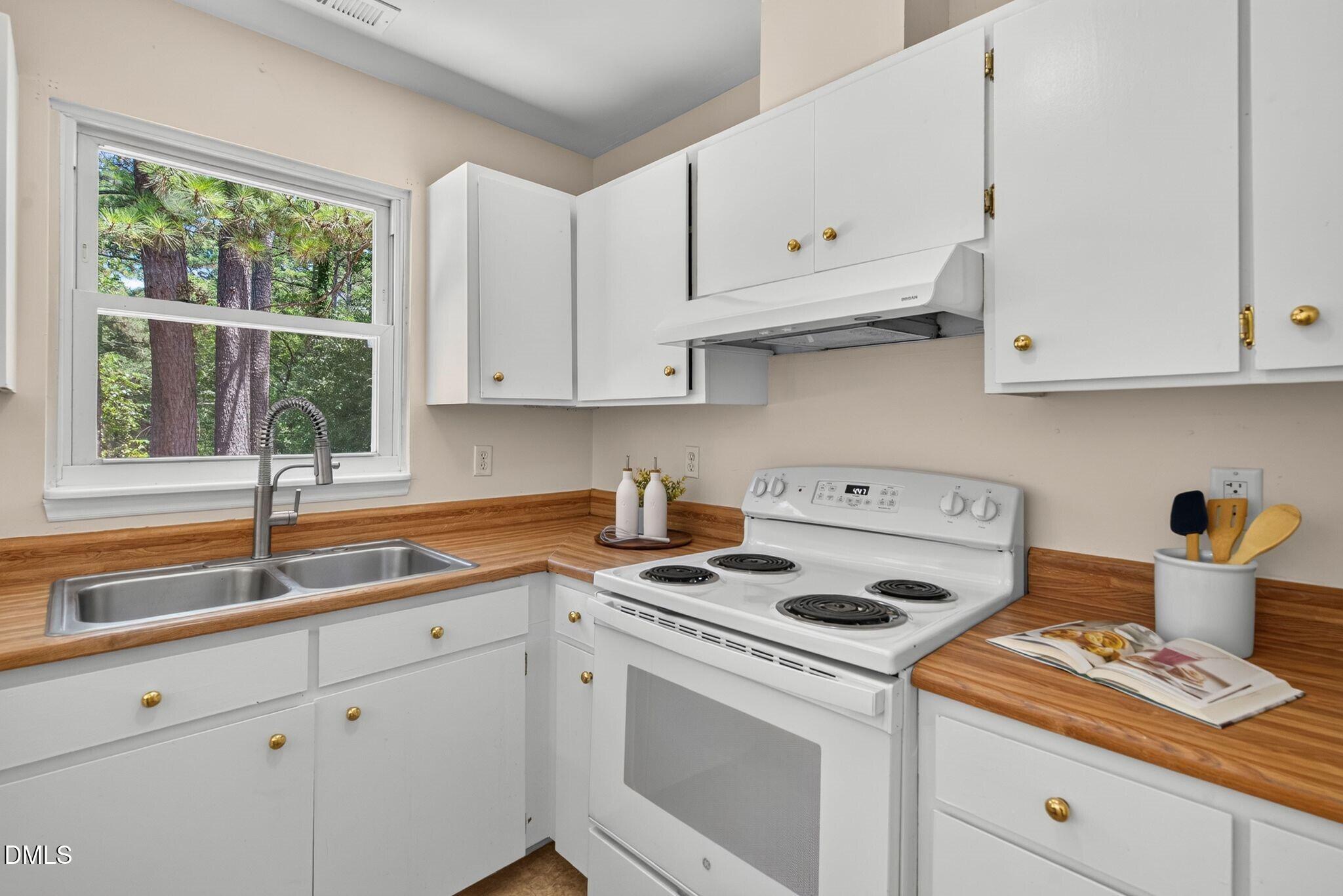 2412 Cavalier Street Property Photo 7