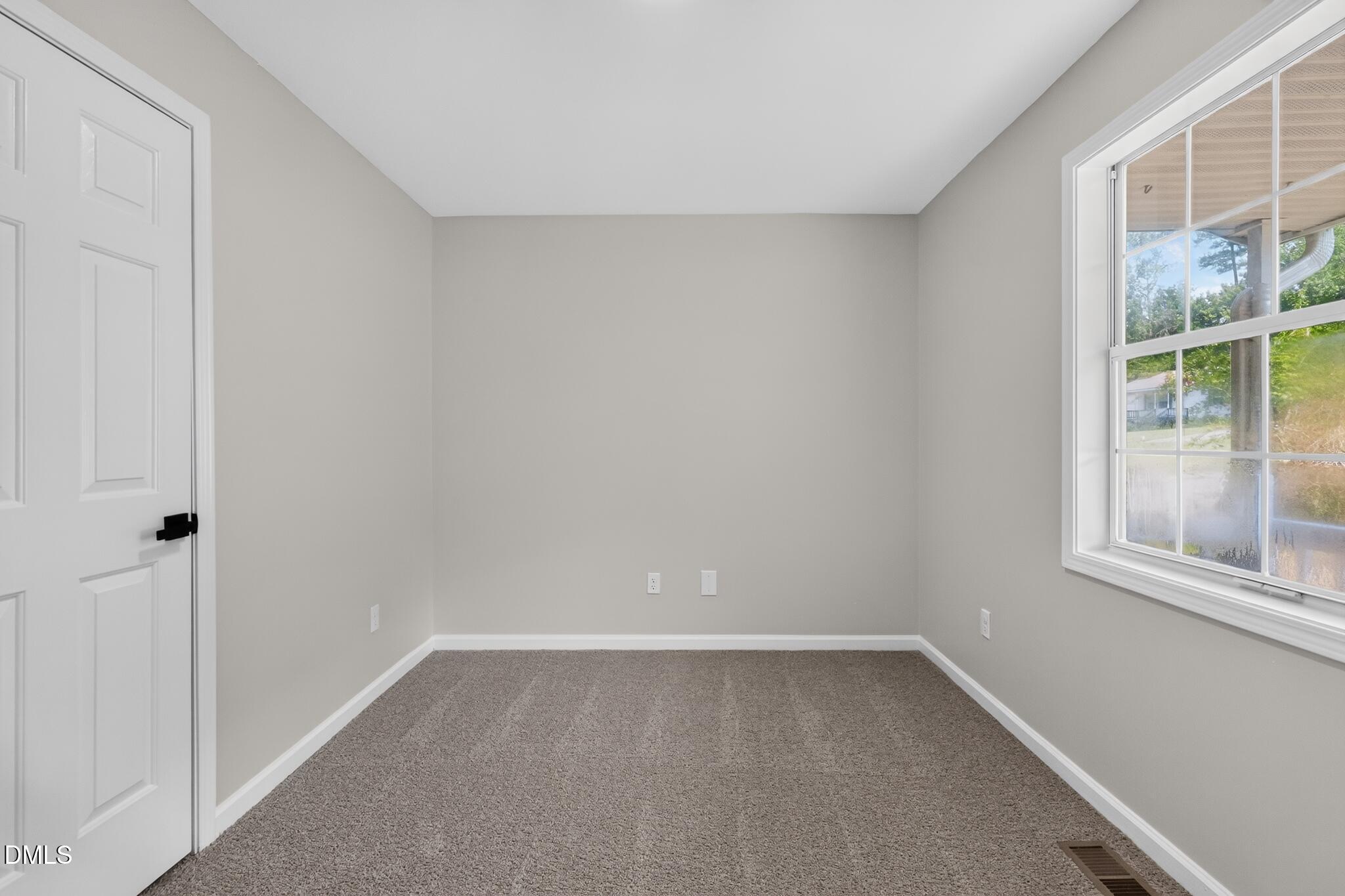 10 Knob Court Property Photo 13