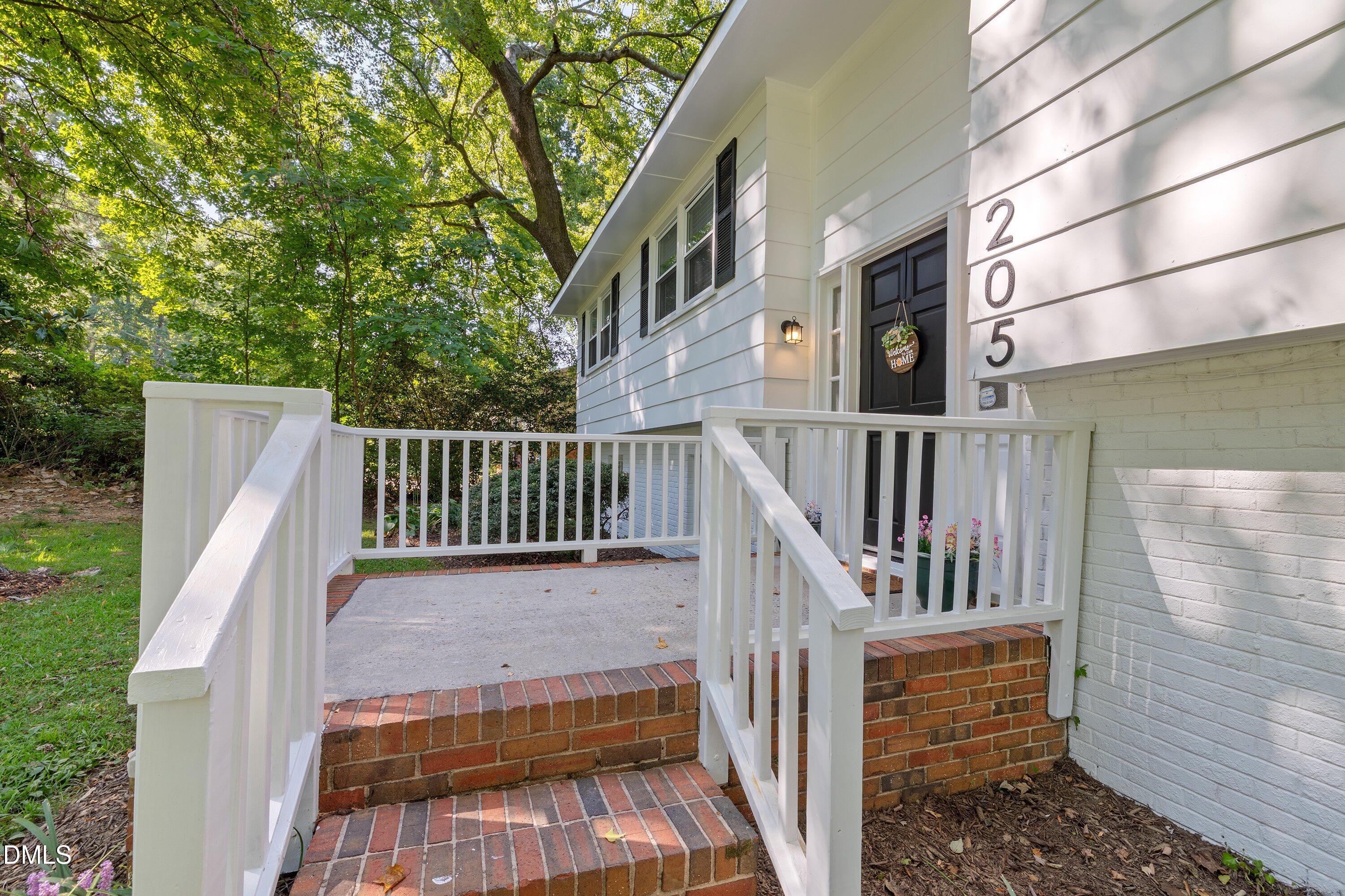 205 Winterlochen Road Property Photo 4