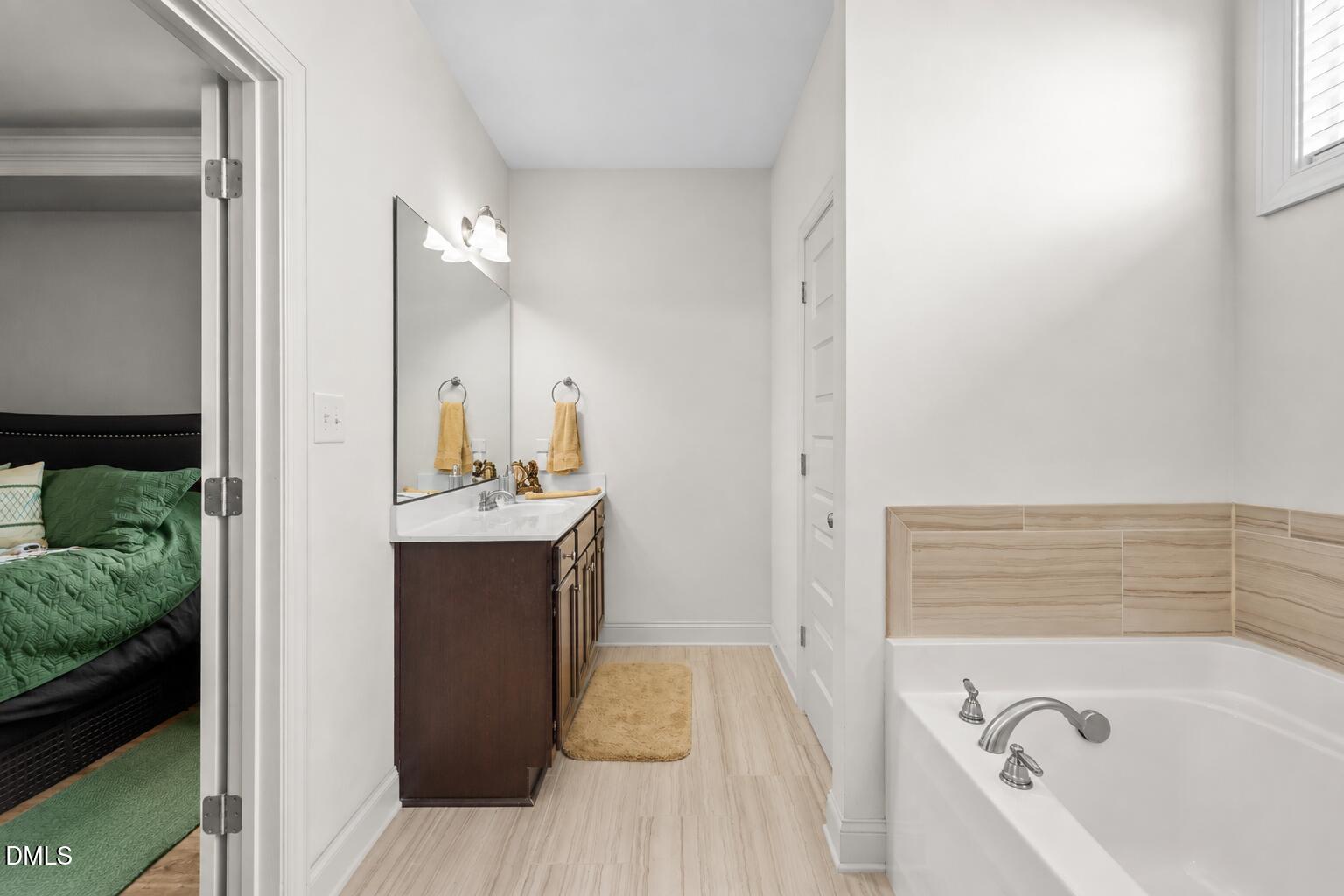 53 Unique Place Property Photo 15