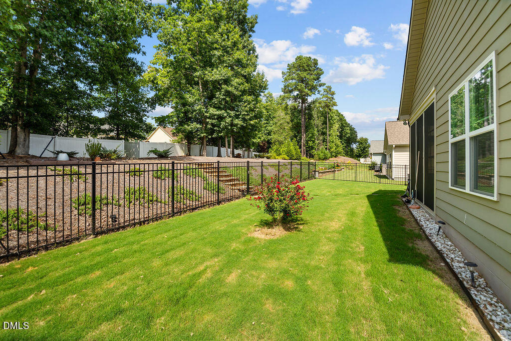 53 Unique Place Property Photo 26