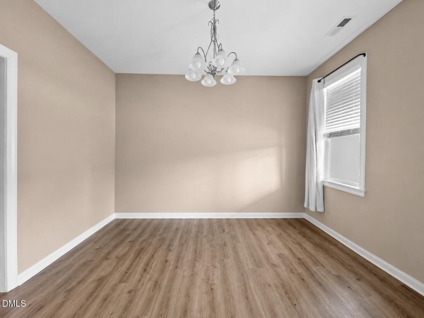 53 Unique Place Property Photo 28