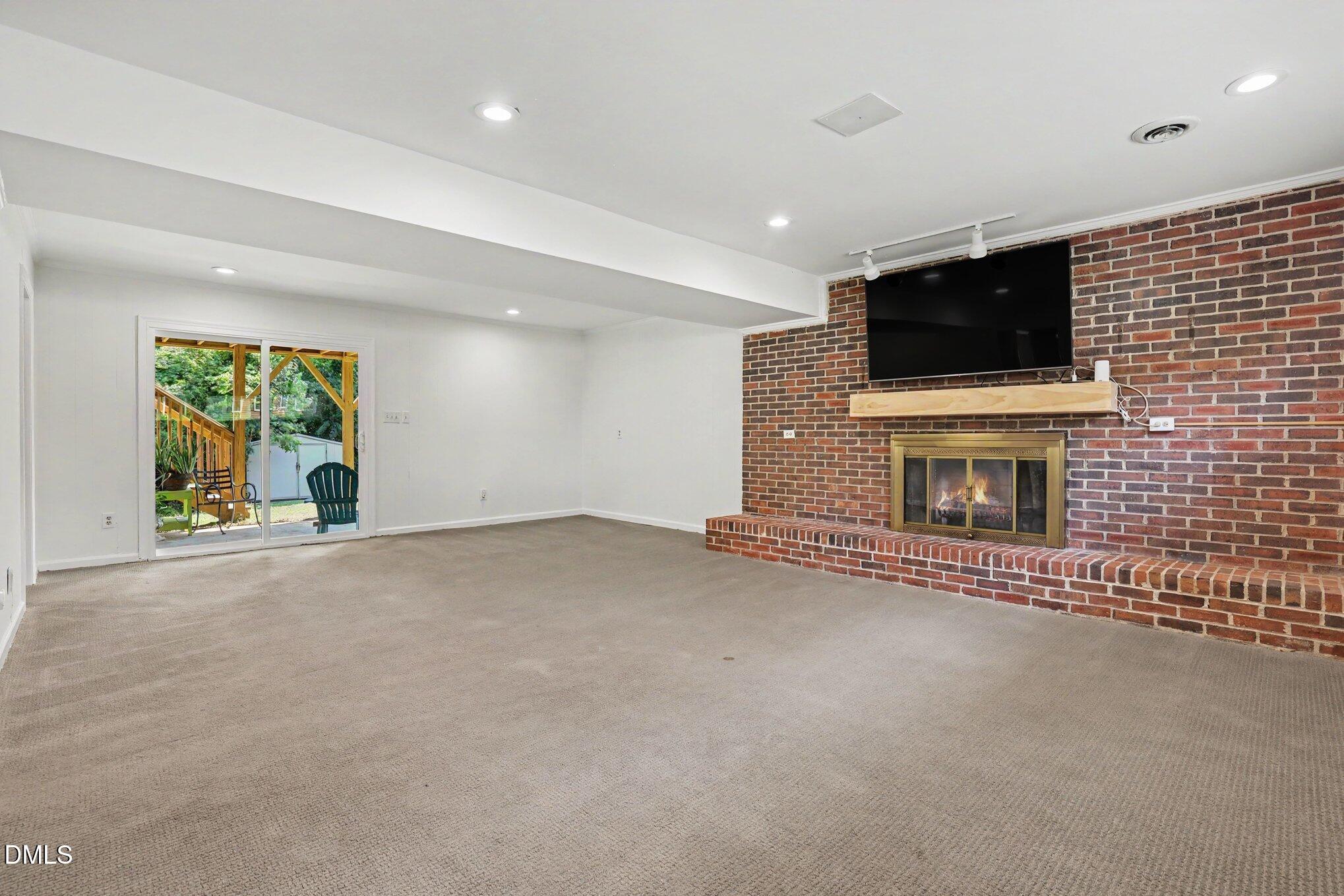 1416 Lions Way Property Photo 28