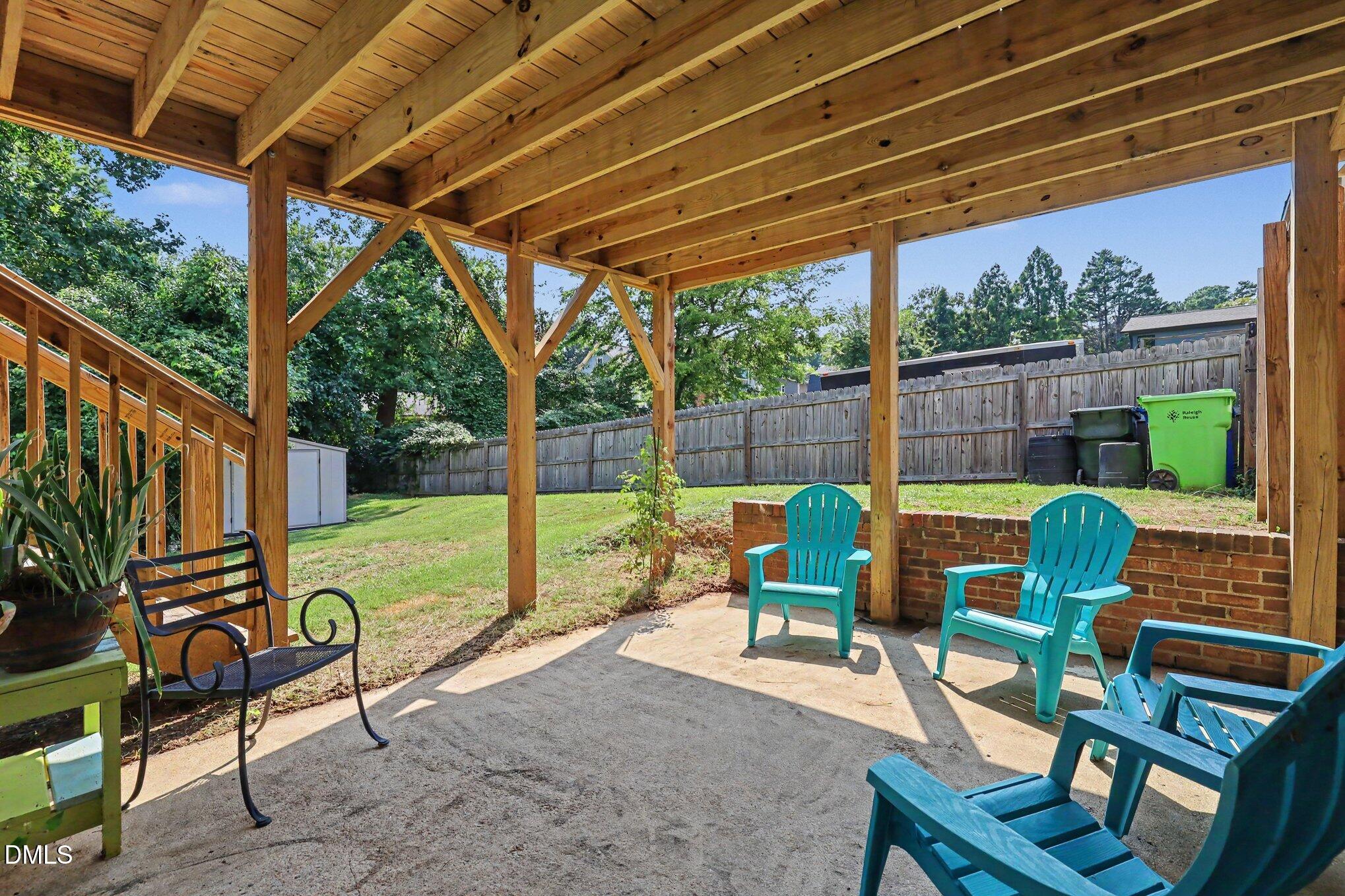 1416 Lions Way Property Photo 32