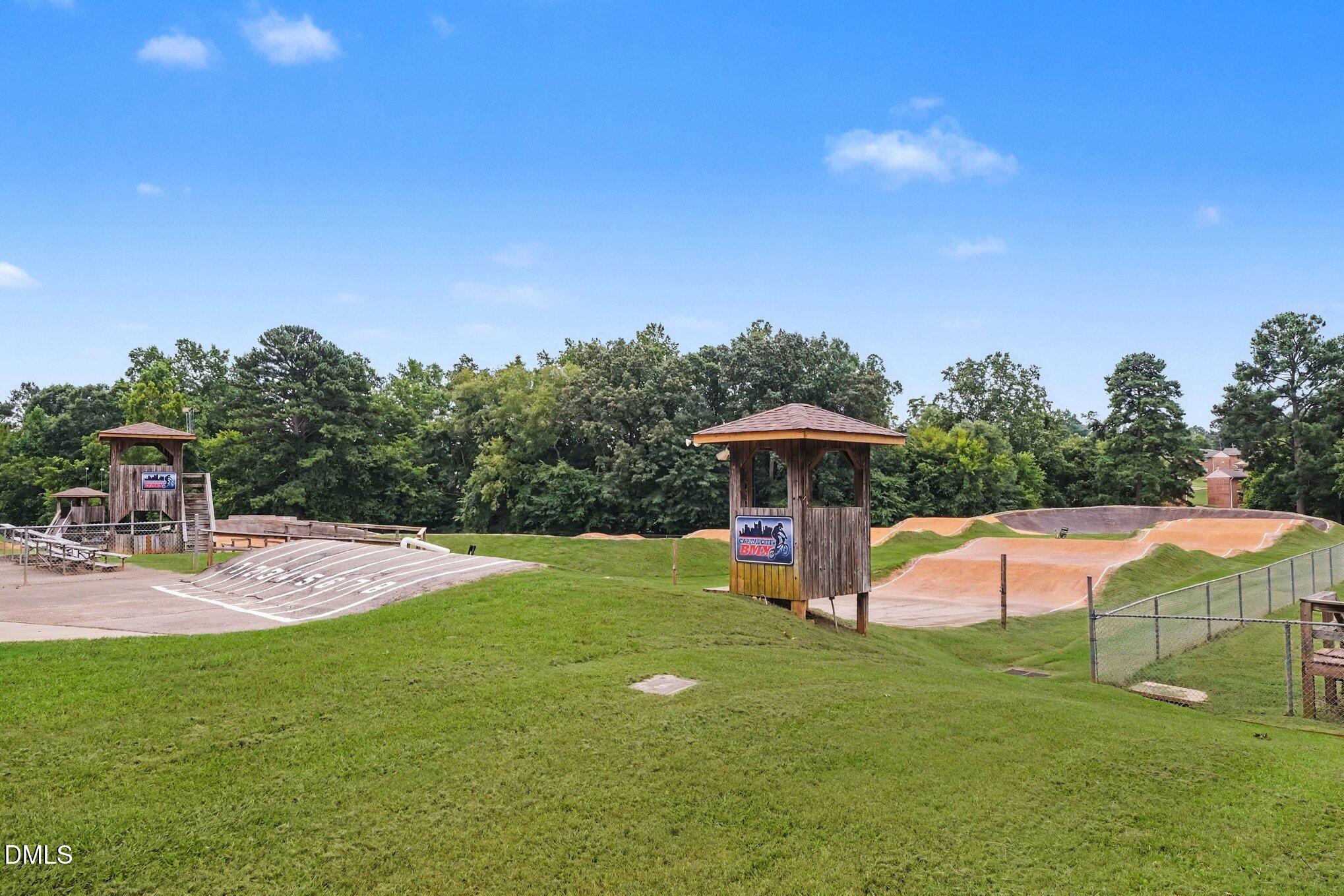 1416 Lions Way Property Photo 48
