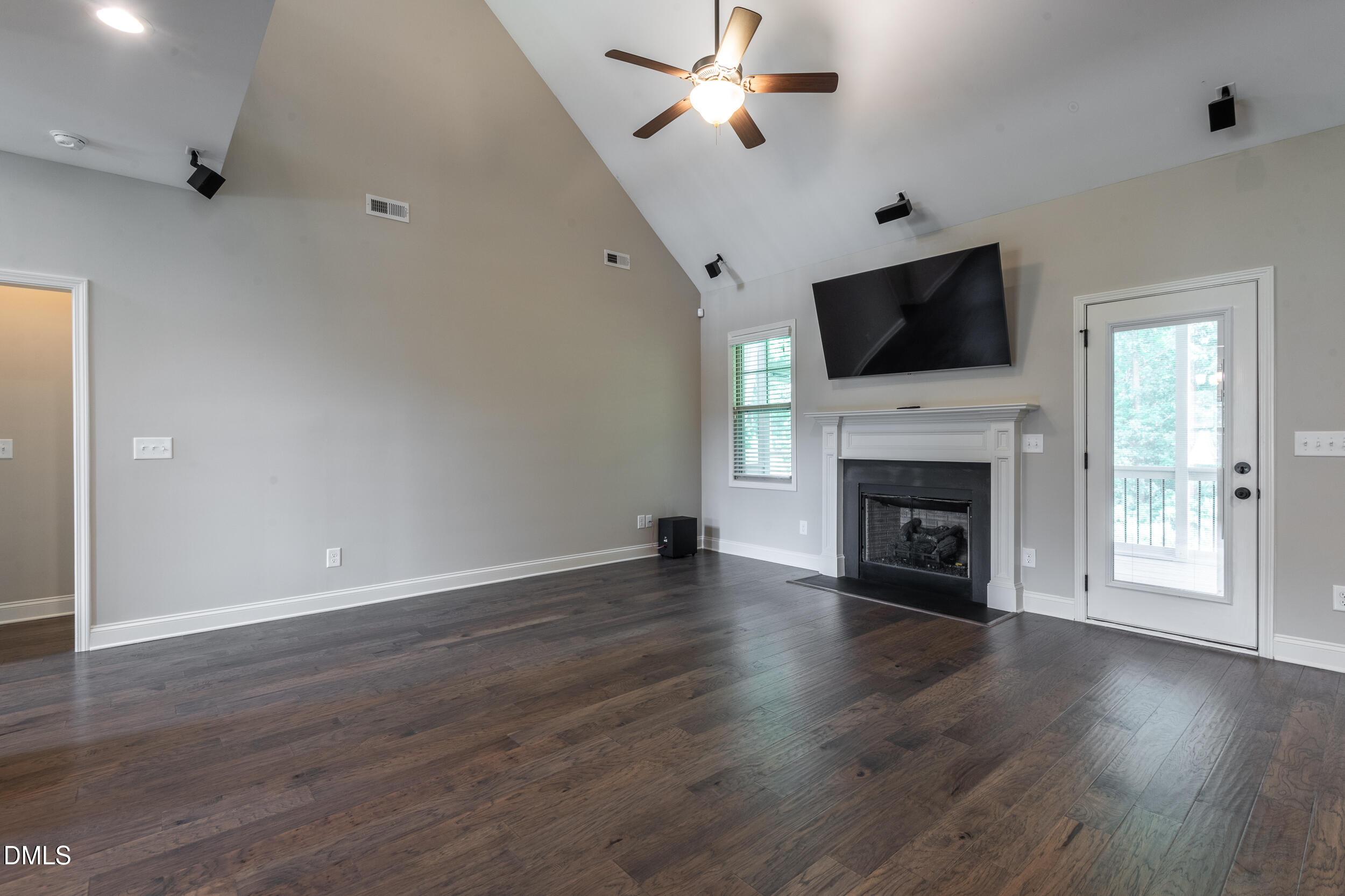 506 Carsons Creek Trail Property Photo 4