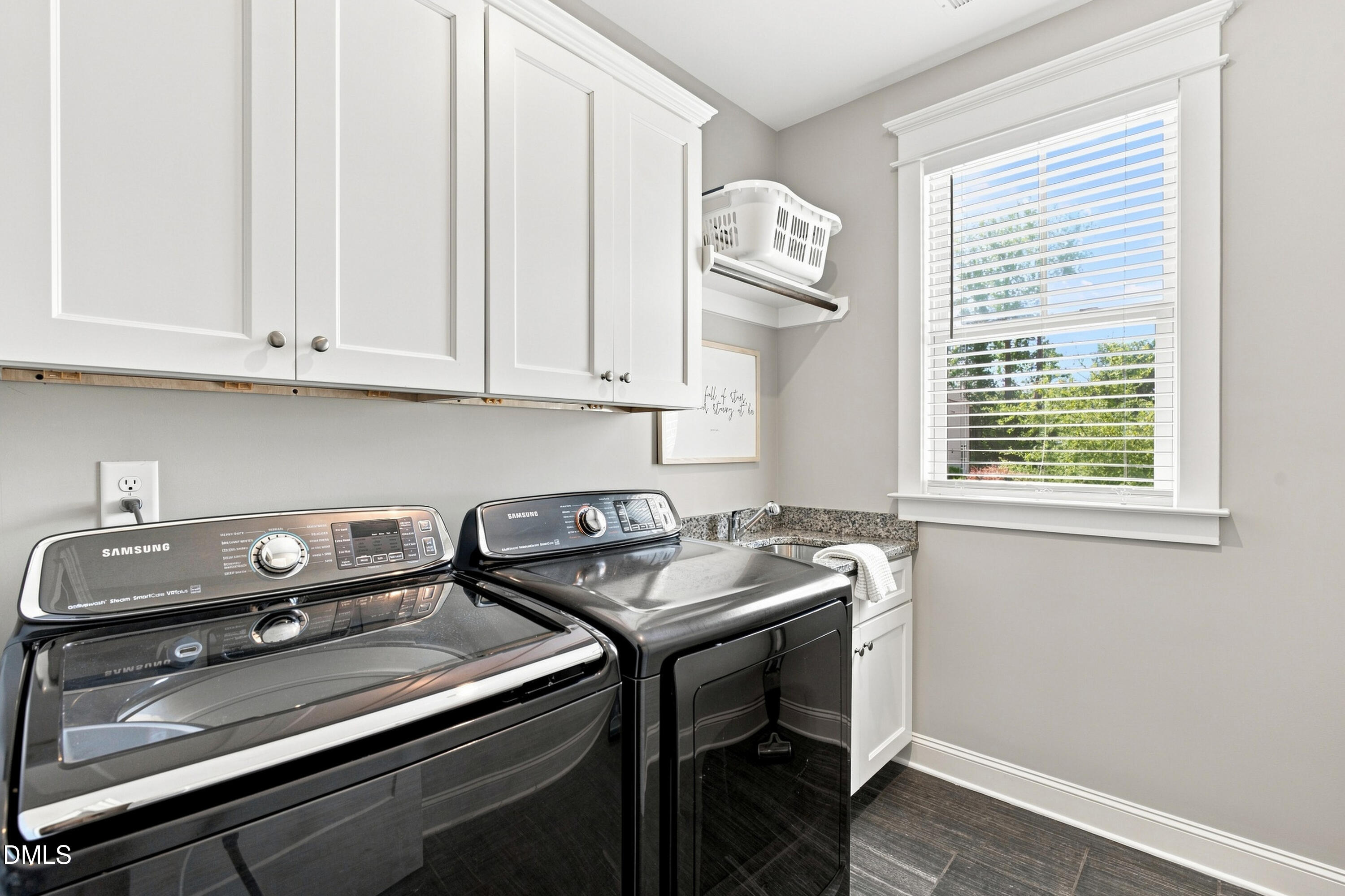 8021 Ghost Pony Trail Property Photo 40