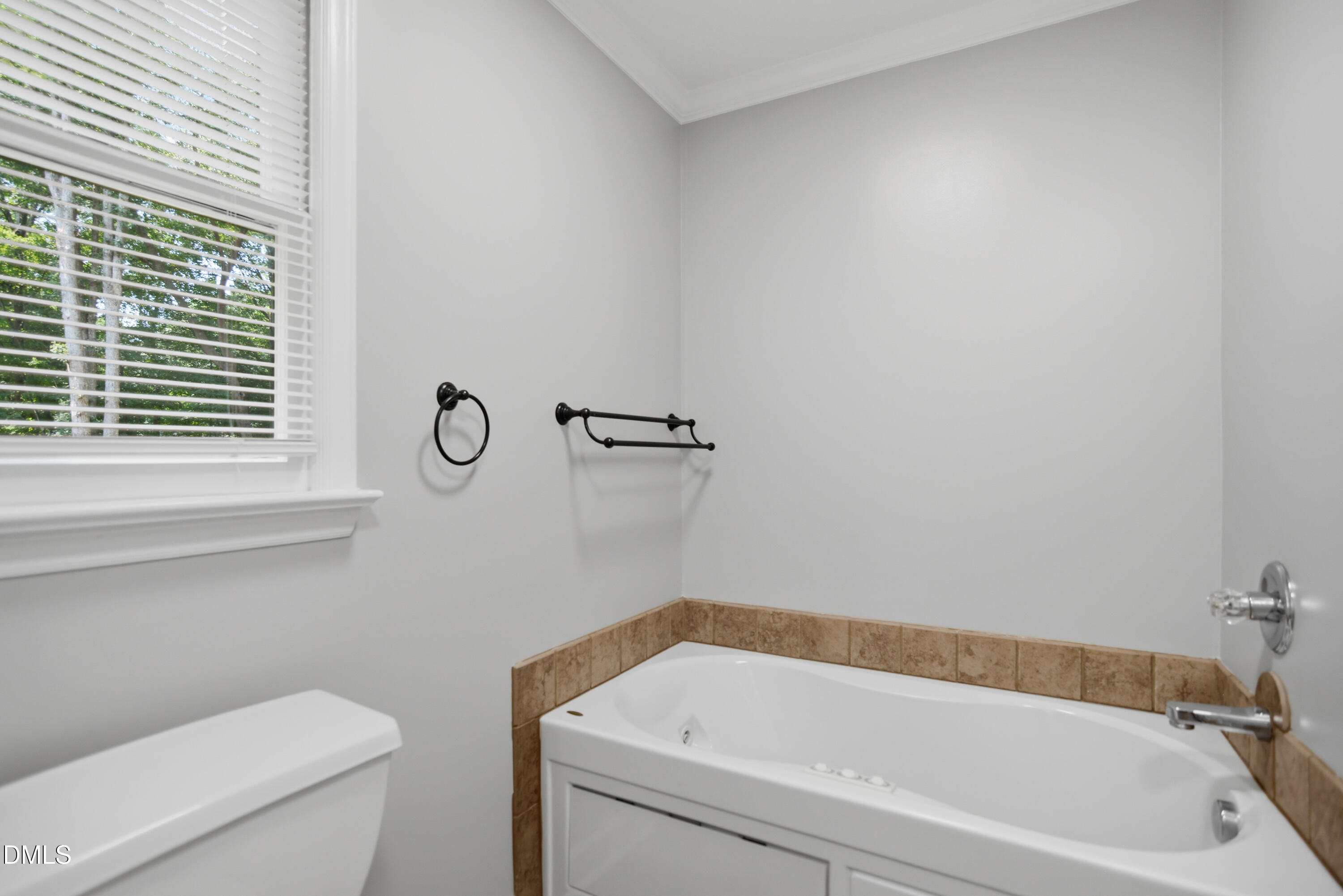 6016 Hampton Ridge Road Property Photo 14