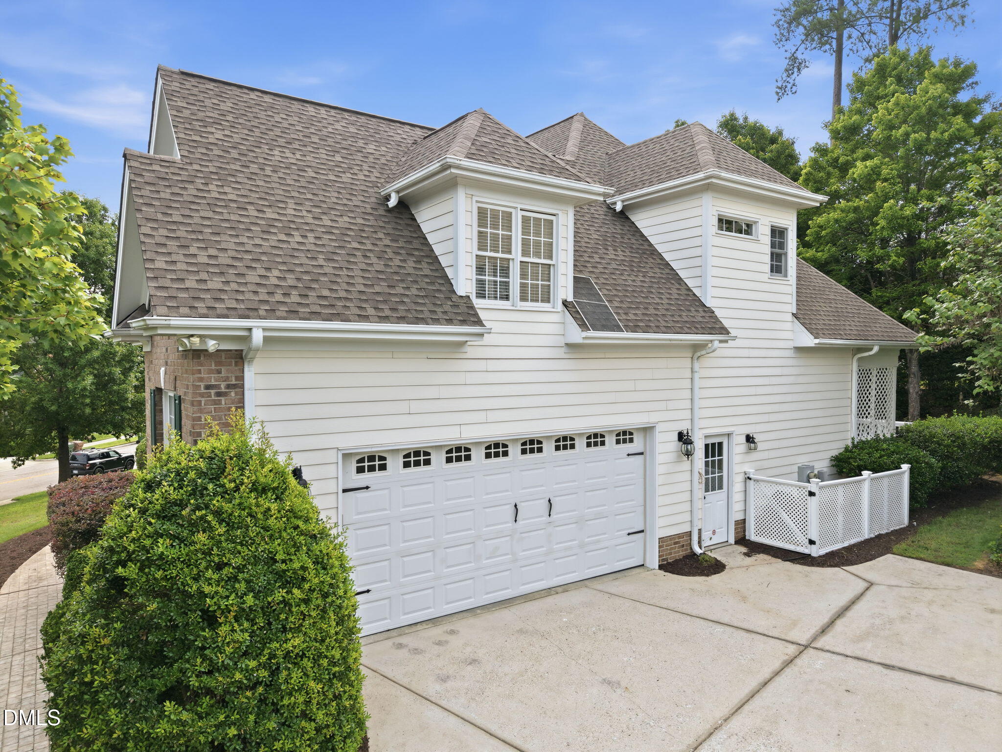 2108 Cameron Pond Drive Property Photo 5