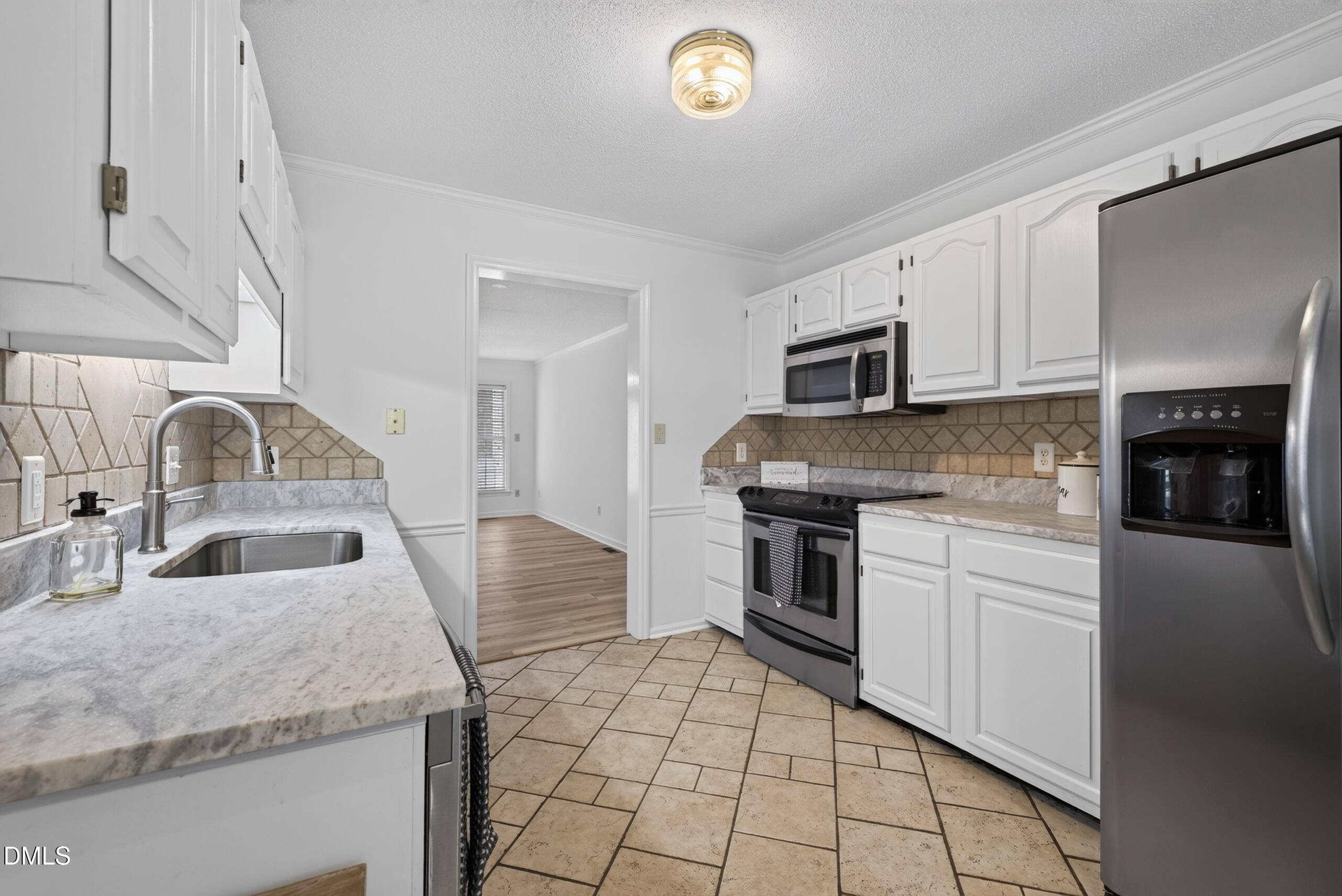 118 Greenmont Lane Property Photo 7