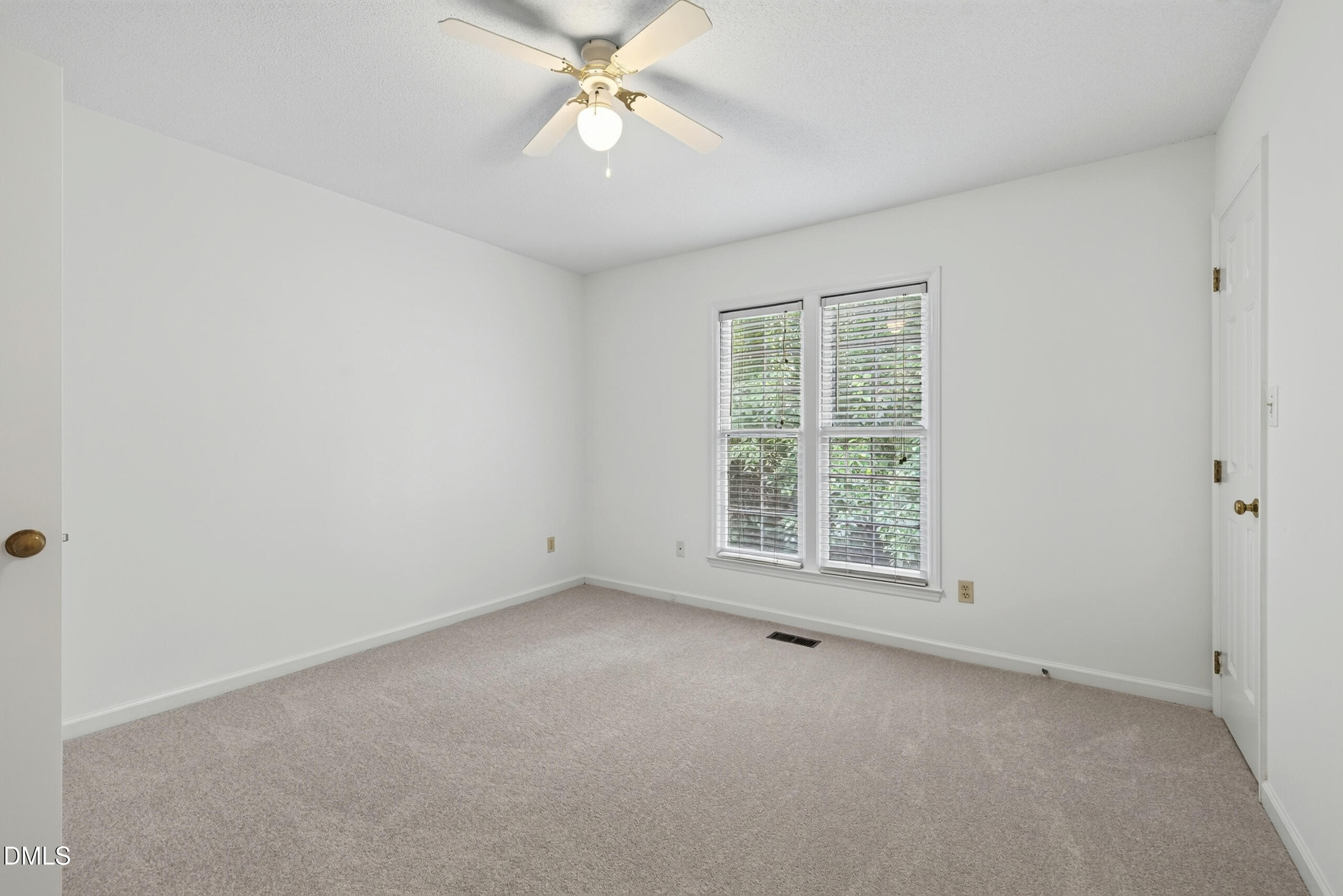 118 Greenmont Lane Property Photo 24