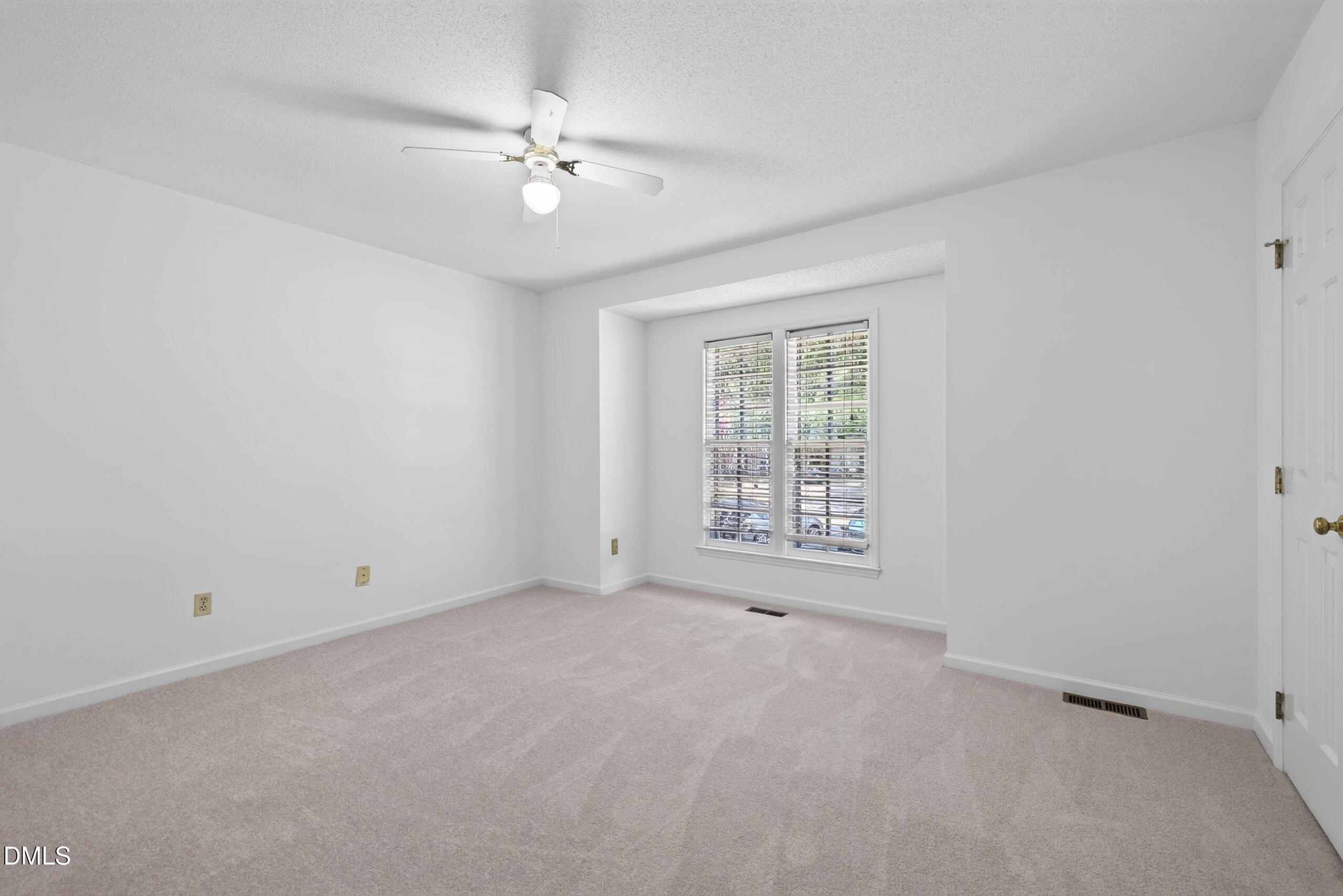 118 Greenmont Lane Property Photo 32