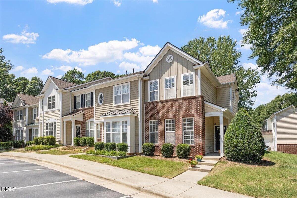 5310 Crescentview Parkway Property Photo 1