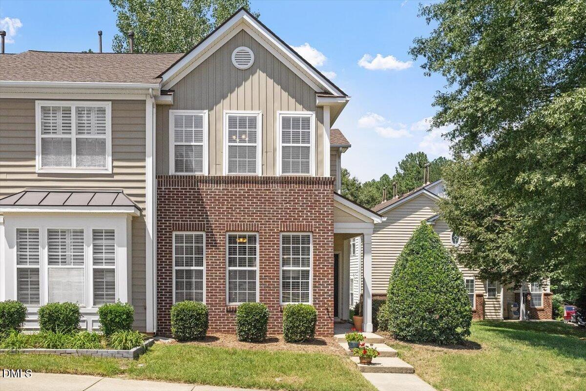 5310 Crescentview Parkway Property Photo 1