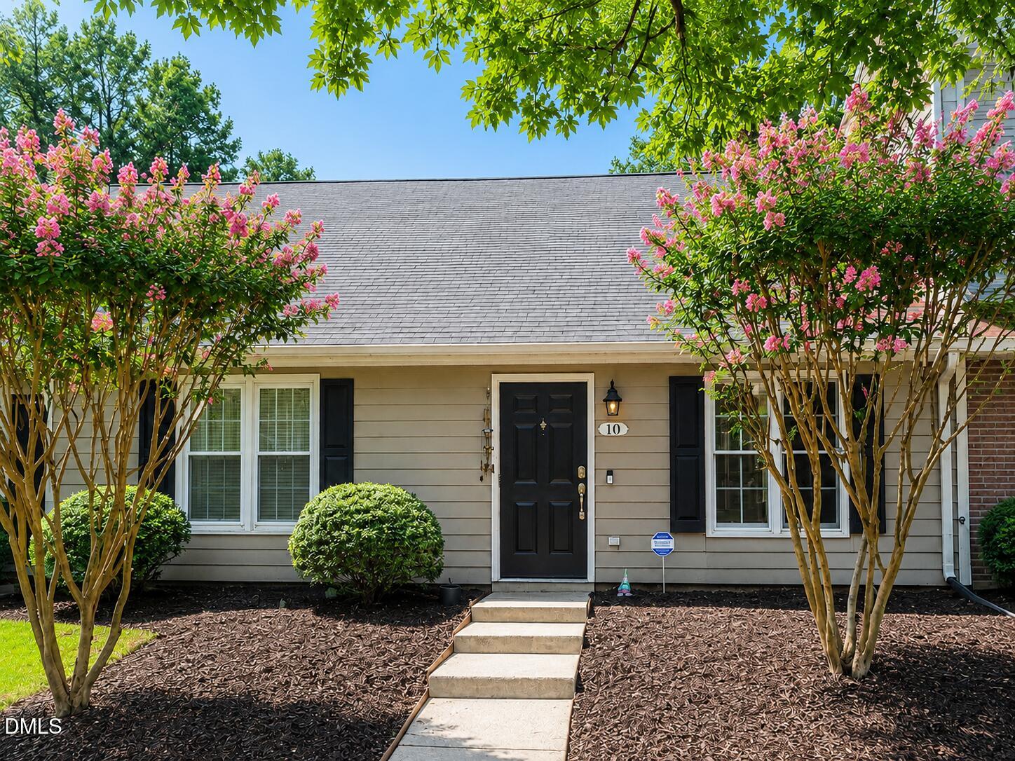 10 Crystal Oaks Court Property Photo 1
