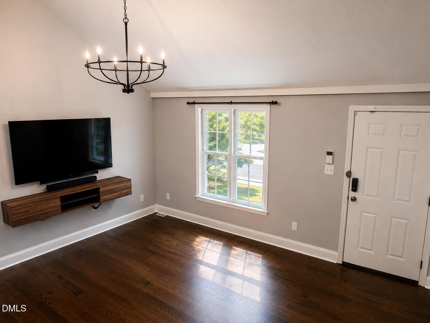 10 Crystal Oaks Court Property Photo 8
