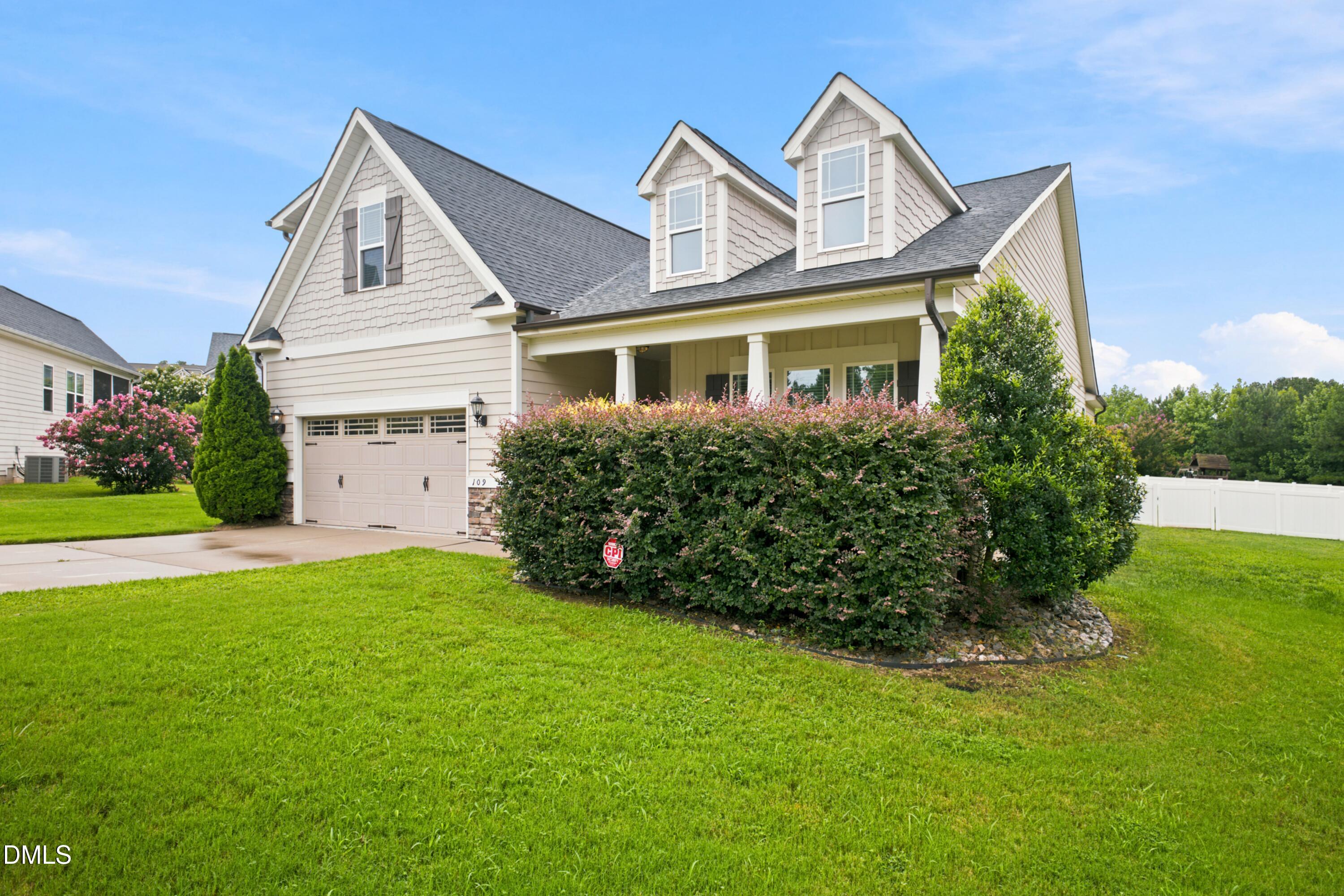 109 Dandy Flush Court Property Photo 4