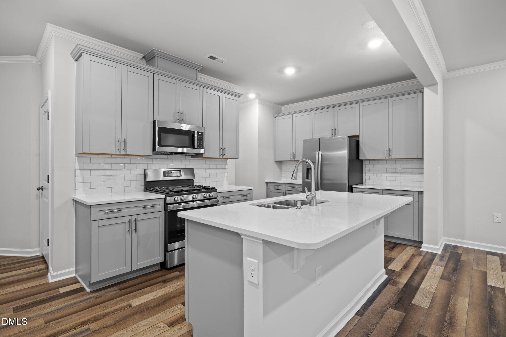 2145 Caen Street Property Photo 10