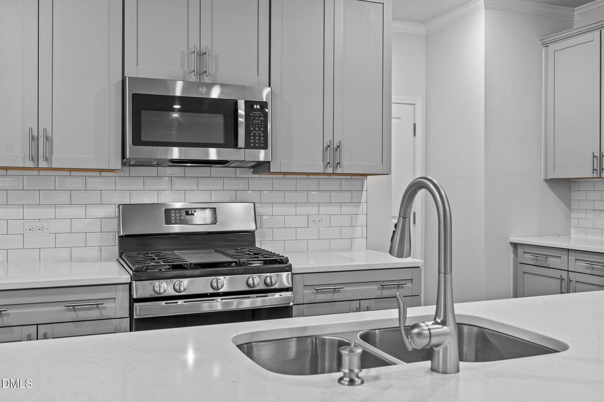 2145 Caen Street Property Photo 20