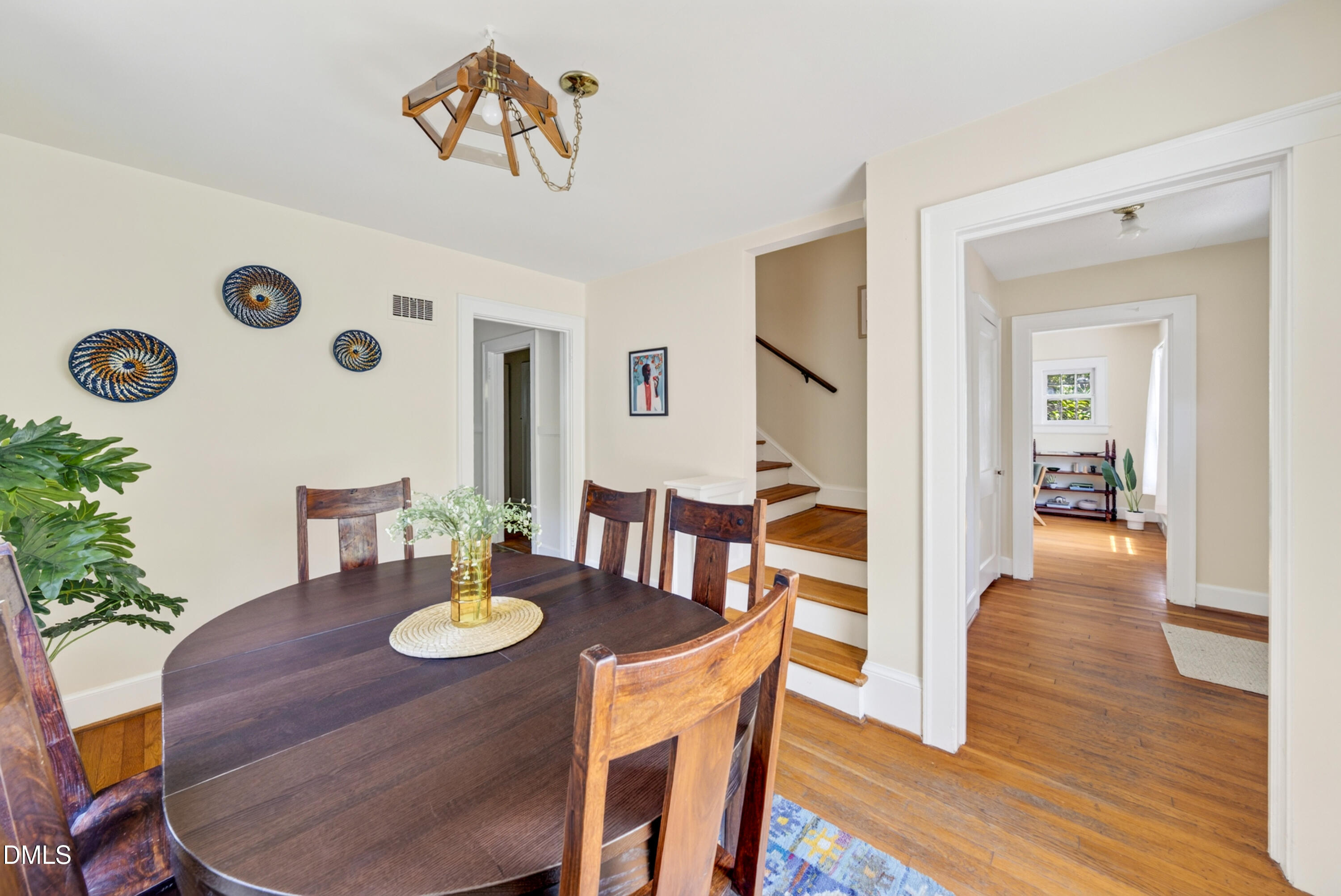 2320 Englewood Avenue Property Photo 8