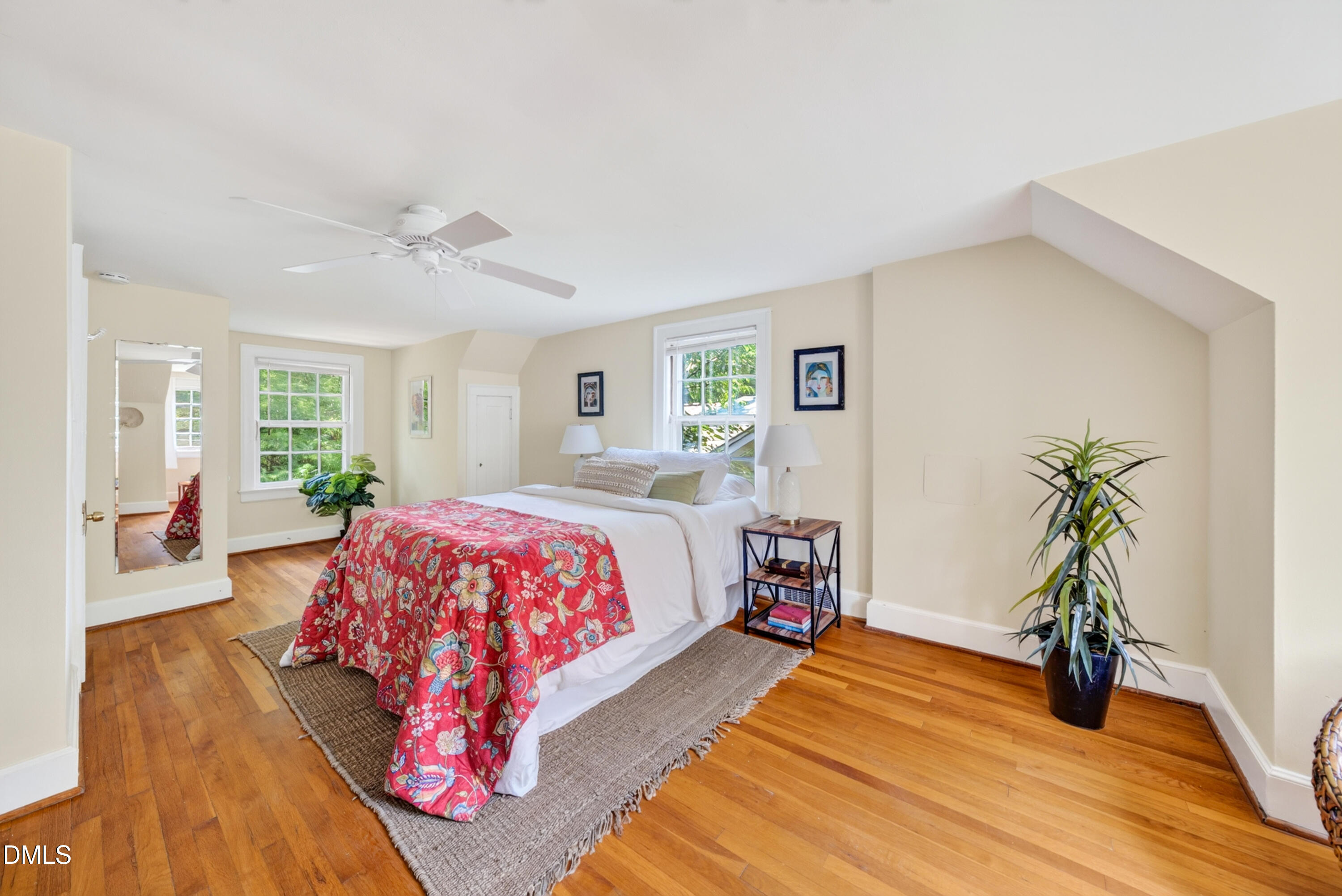 2320 Englewood Avenue Property Photo 27