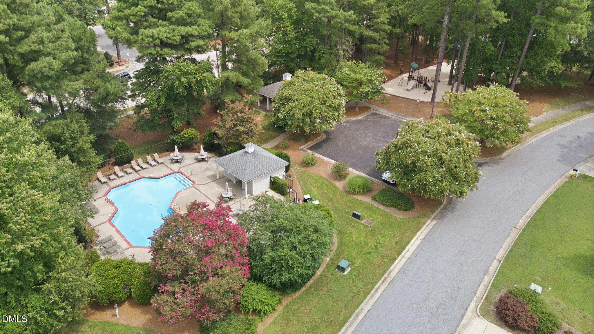 1008 Beringer Place Property Photo 4