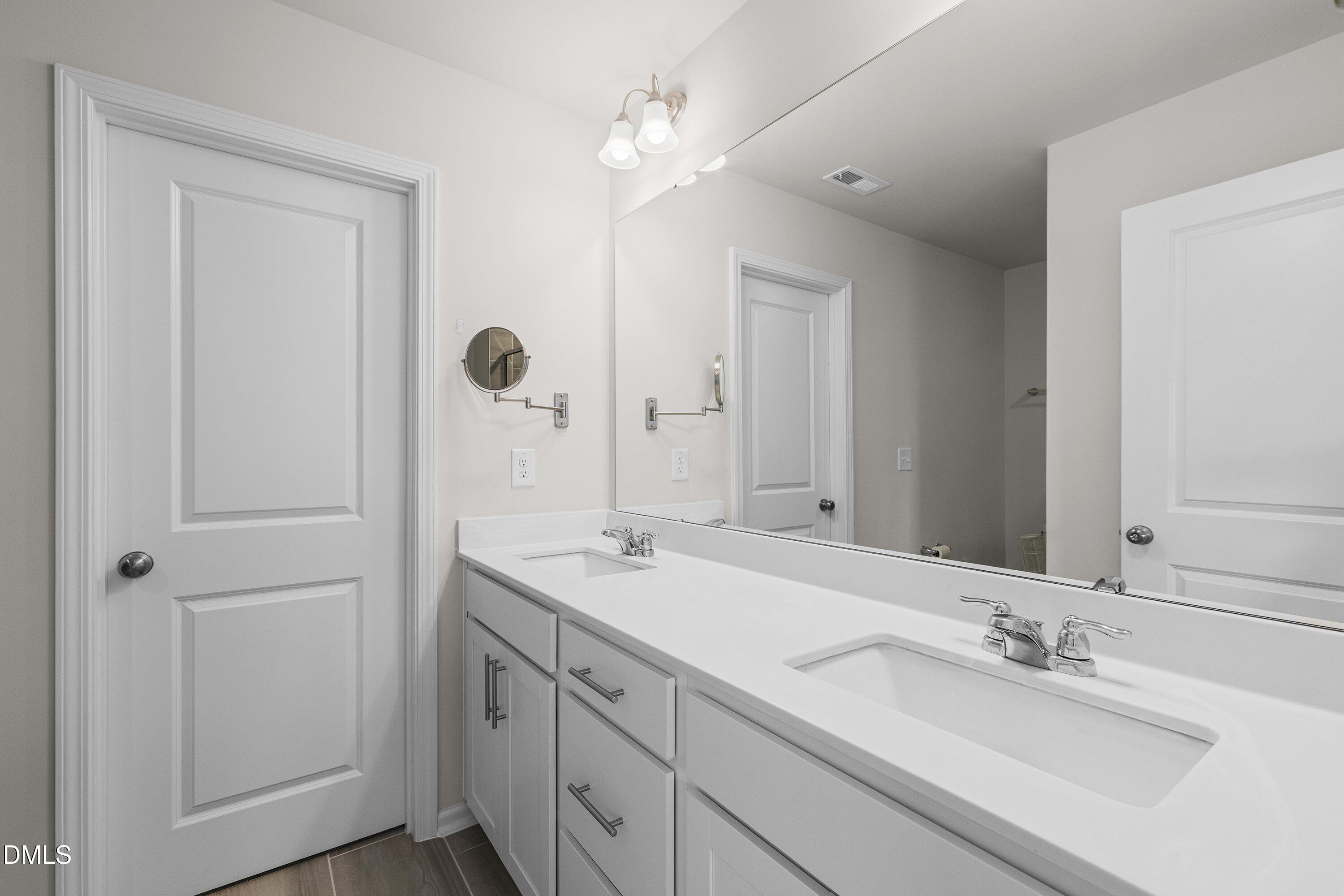 455 Deercroft Drive Property Photo 18